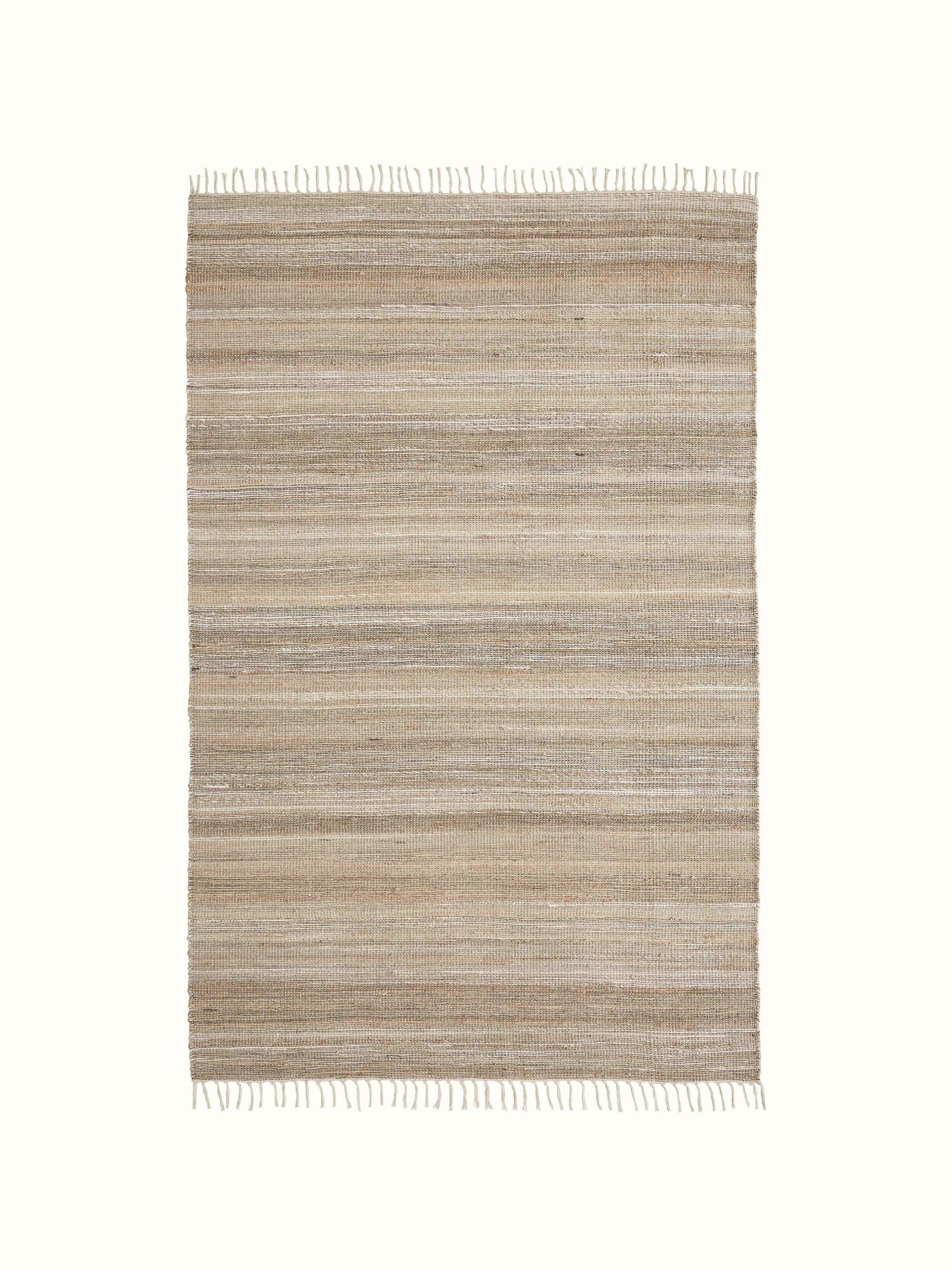 Full view of Grass pattern Agra wool & viscose hand-knotted rug with intricate design