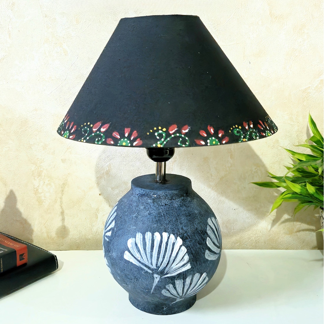 Grey Stone Finish Handpainted And Hancarved Distress Wooden Table Lamp