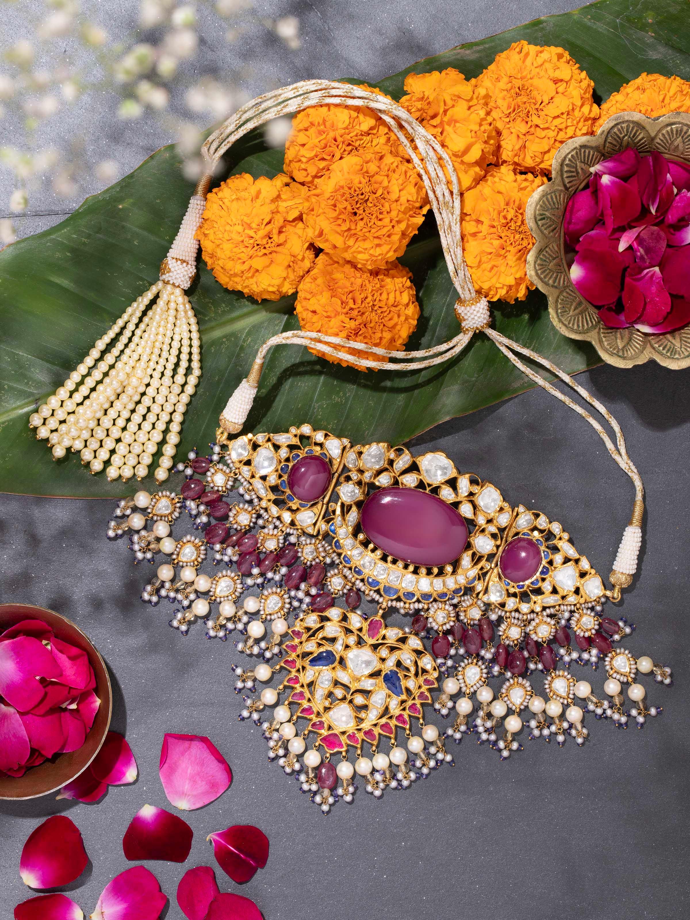 Jadau 18 Karat Gold Choker