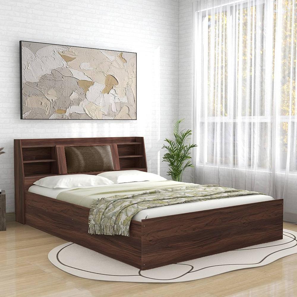 Lavish Center Queen Bed Design 10