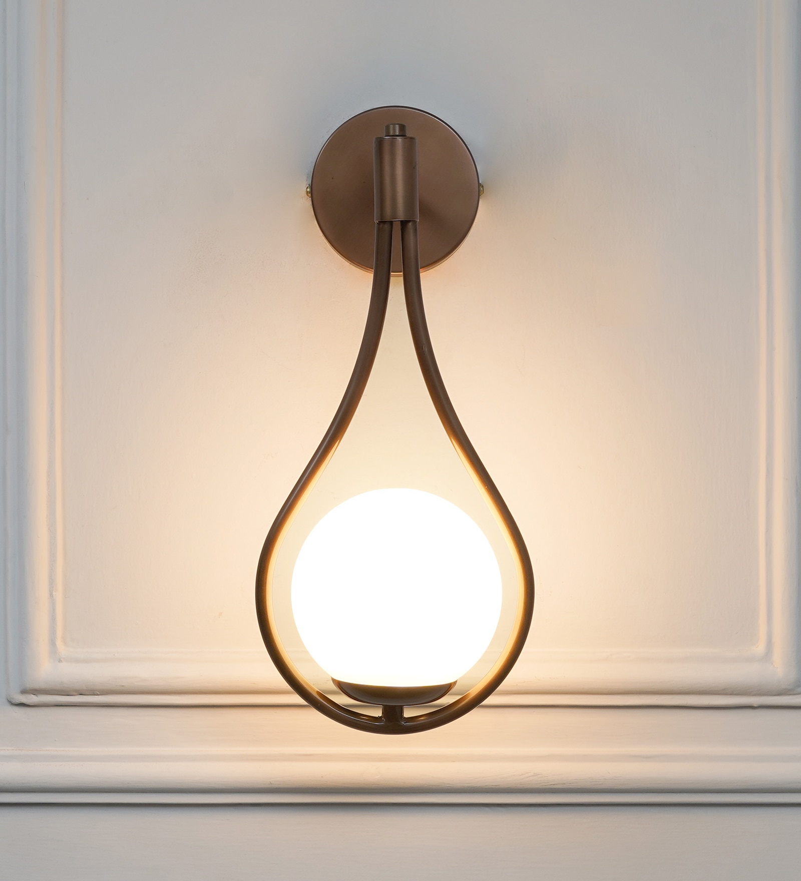 Birds Single Light Wall Fitting In Antique Brass Finish With Opal Frosted White Glass