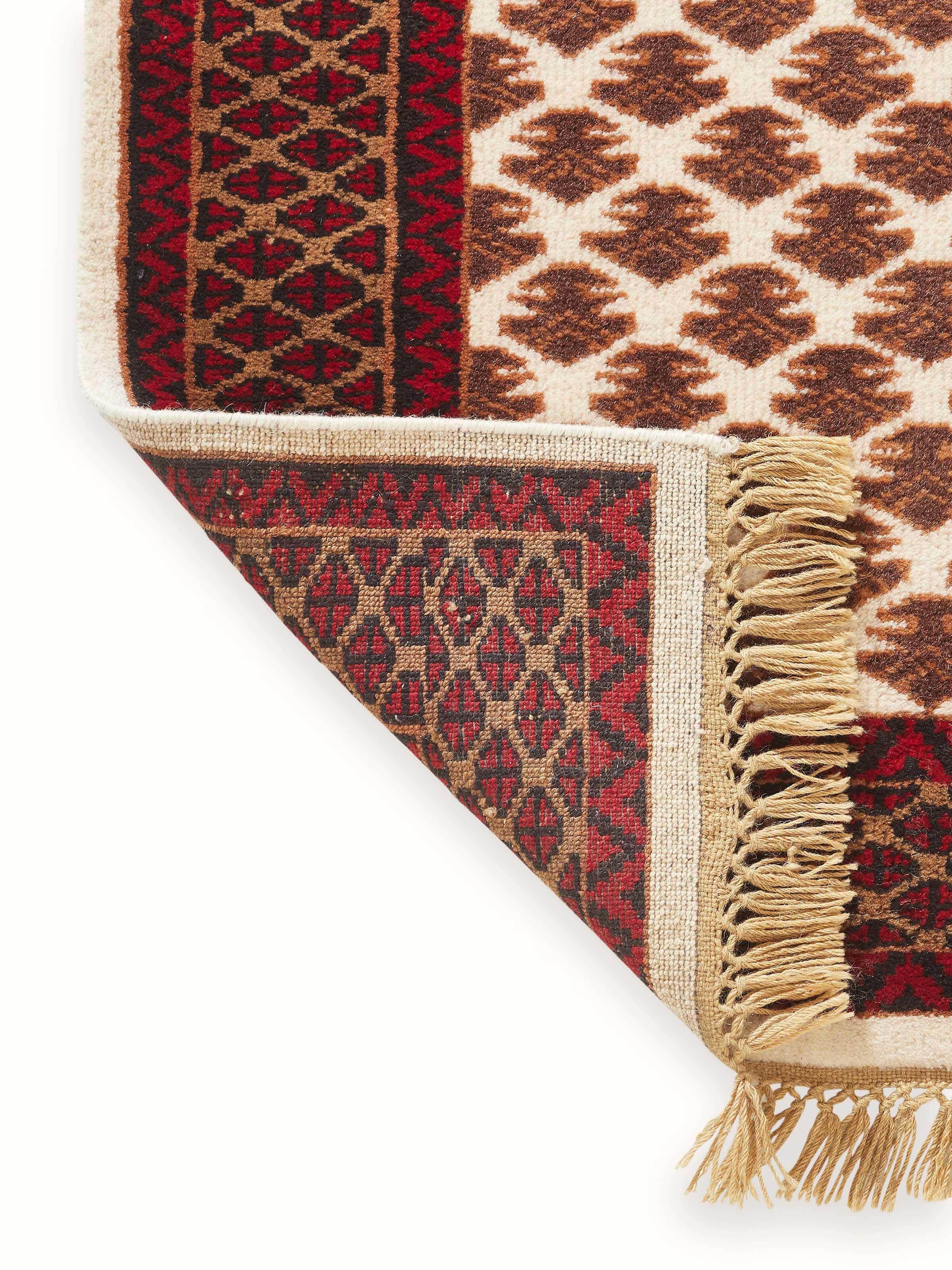 Traditional Lichi Beige Gwalior Wool Hand-Knotted Carpet