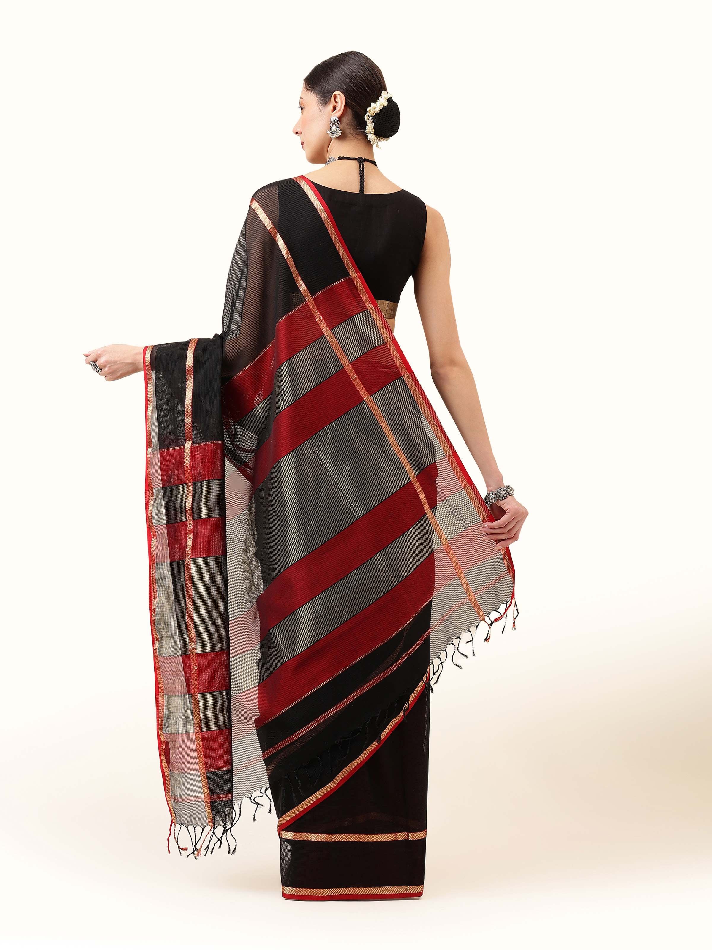 Back view of black cotton silk Maheshwari saree with full pallu design