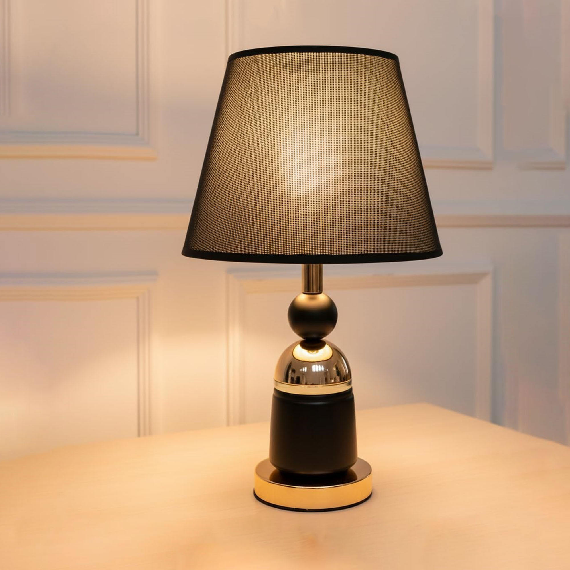 ELARE Modern Minimalist Gold-Plated Metal Table Lamp - Elare