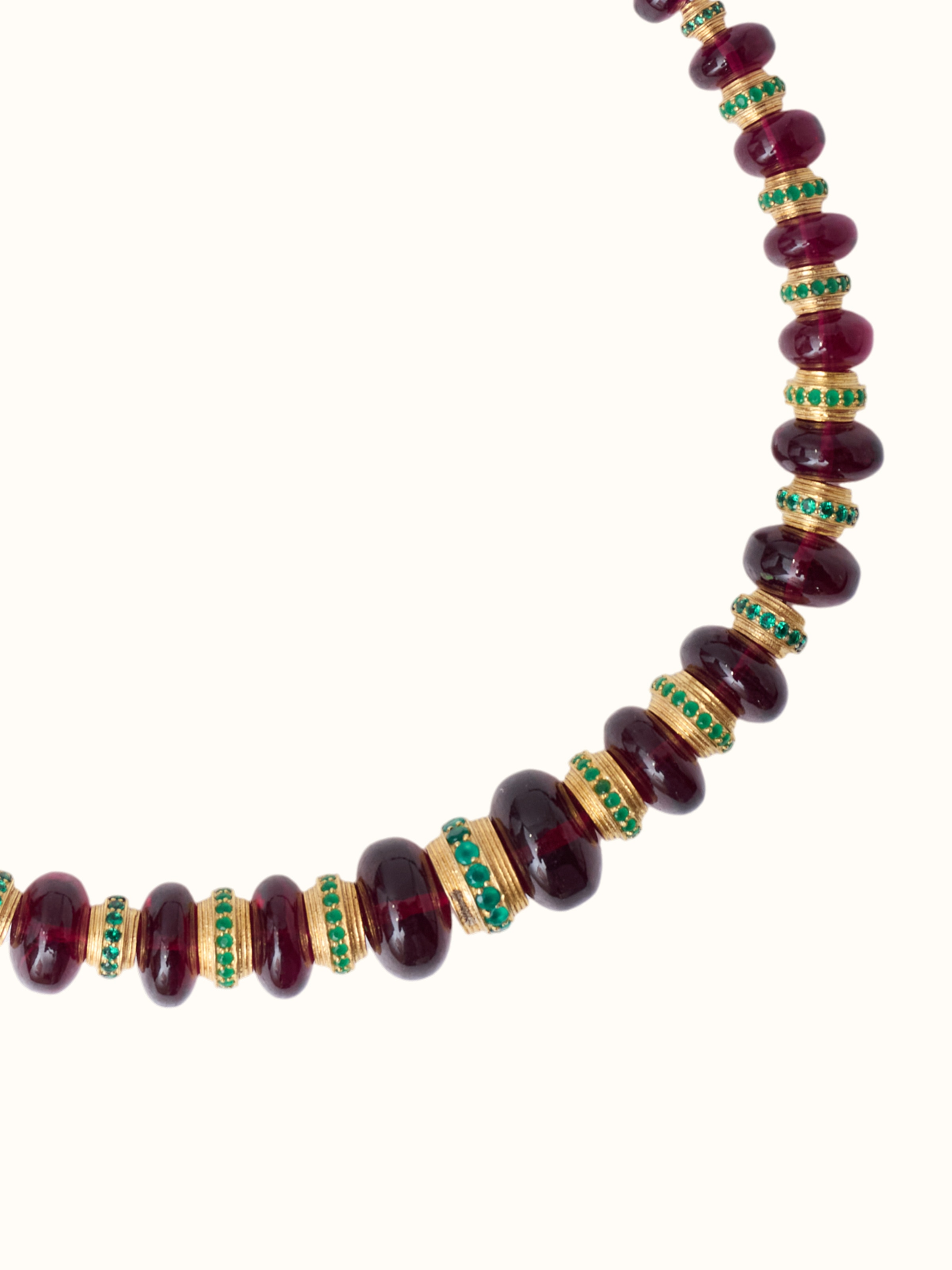 detail view of silver smithing pure gold plated necklace pattern