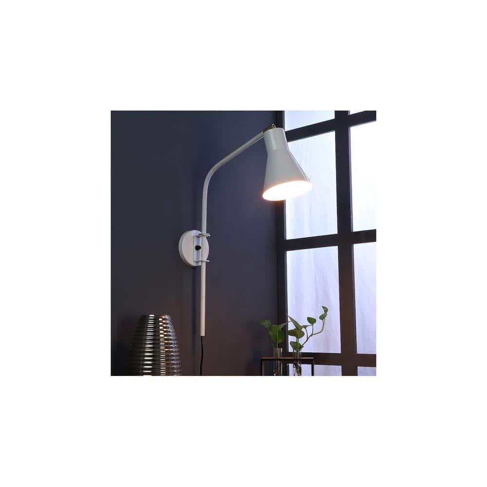 Swing White Metal Wall Light