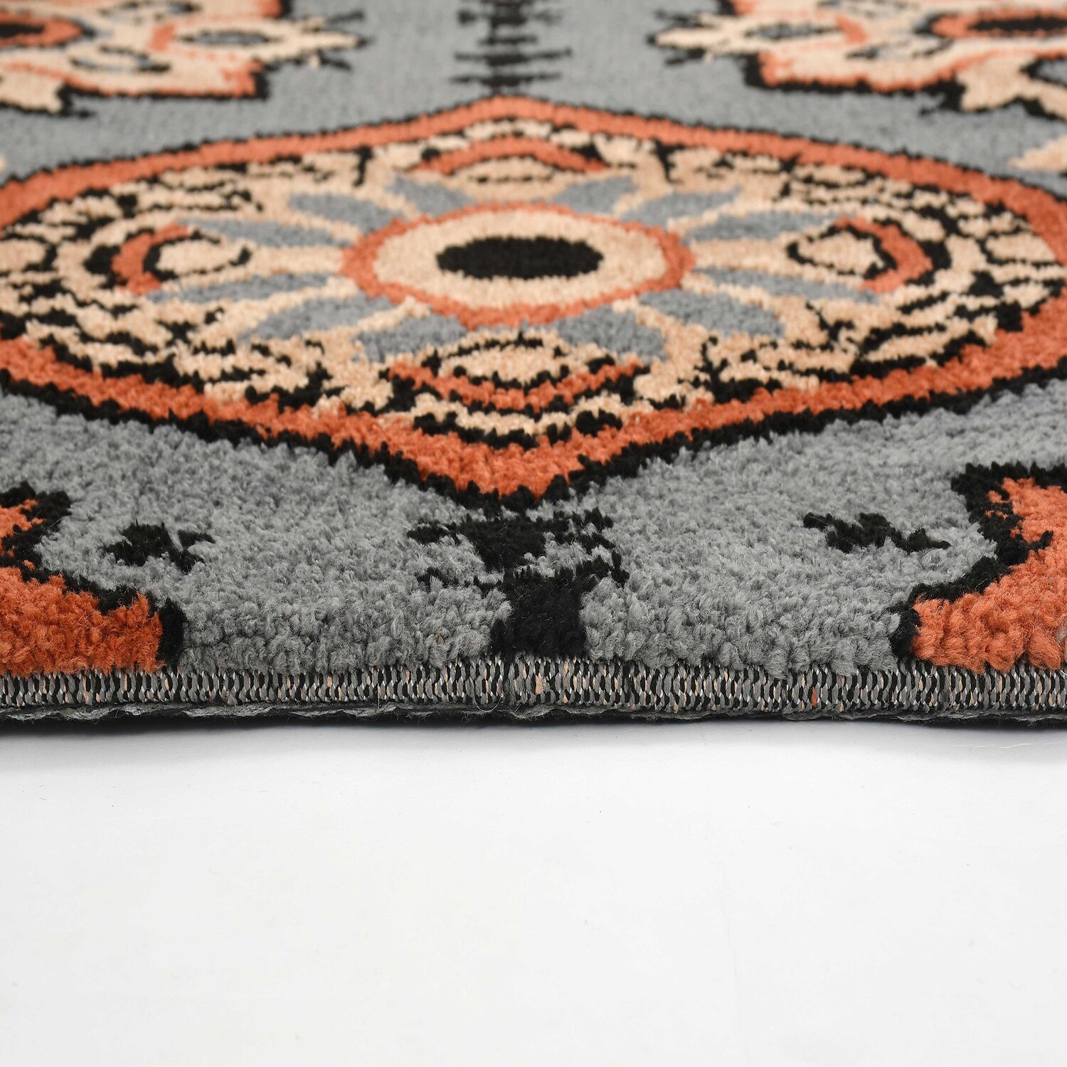 Multicolor Traditional Machine Made Polyester 5 X 7 Feet Carpet