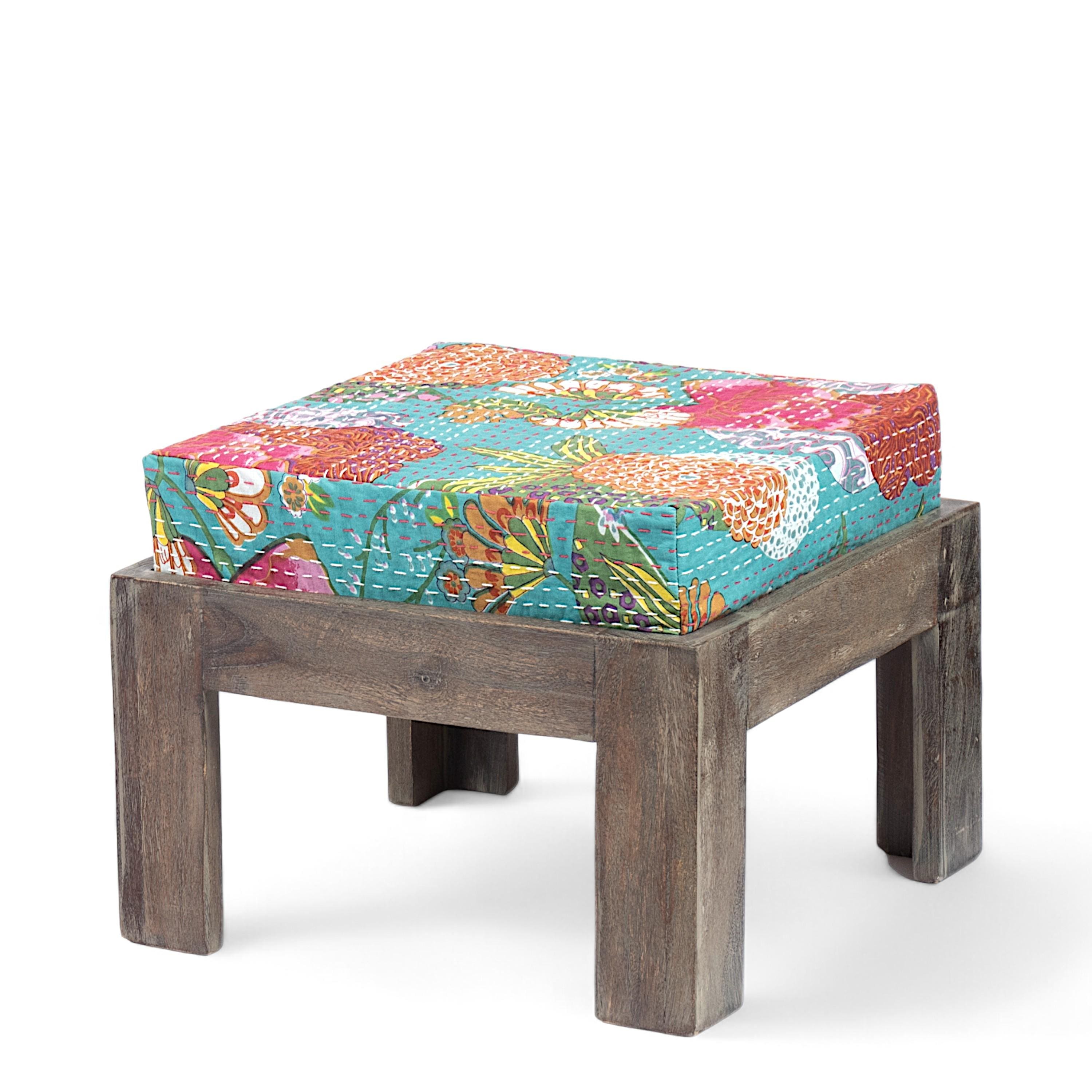 Blane Sheesham Wood 4 Seater Coffee Table Set In Antique Grey Finish Floral Print Green Kantha Cushion