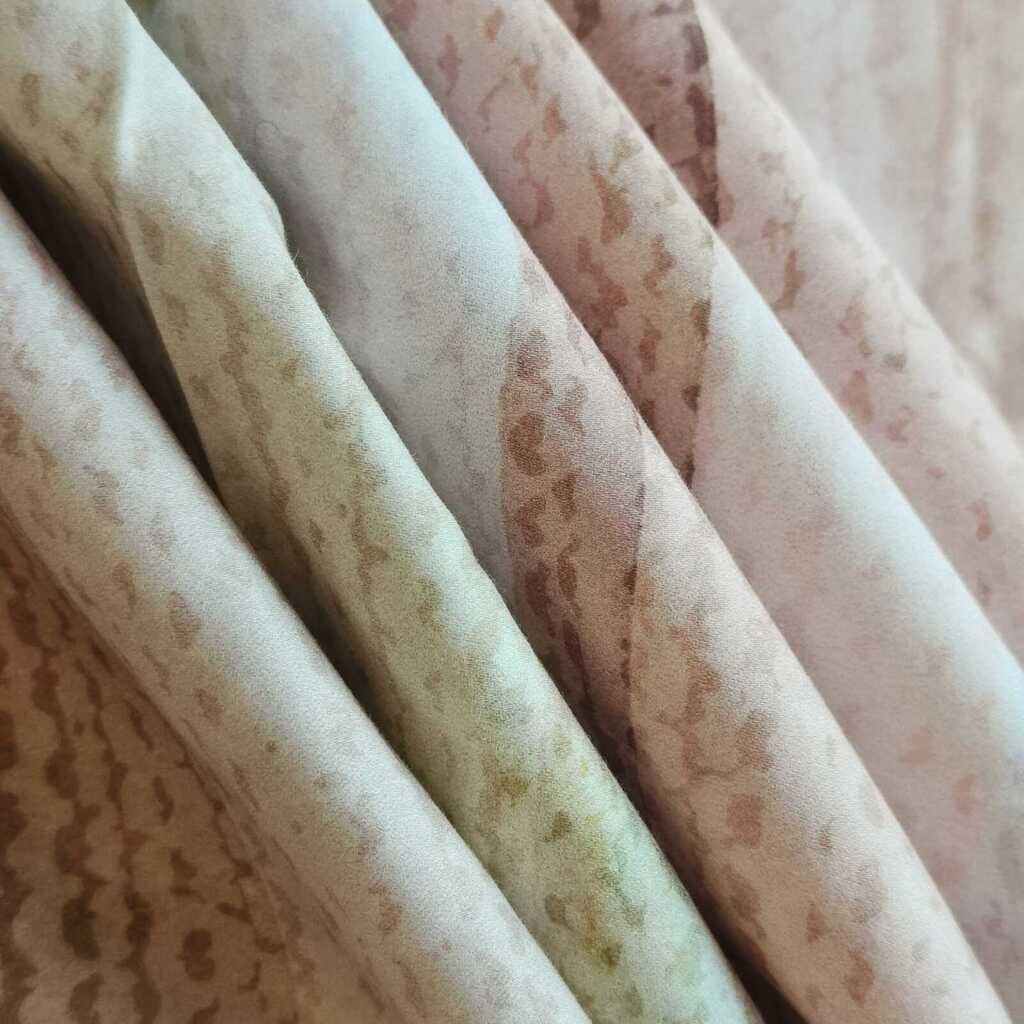 Multicolor Abstract 400 TC Cotton Satin Flat Super King Bed Size Bedsheet With 2 Pilllow Covers  Threads