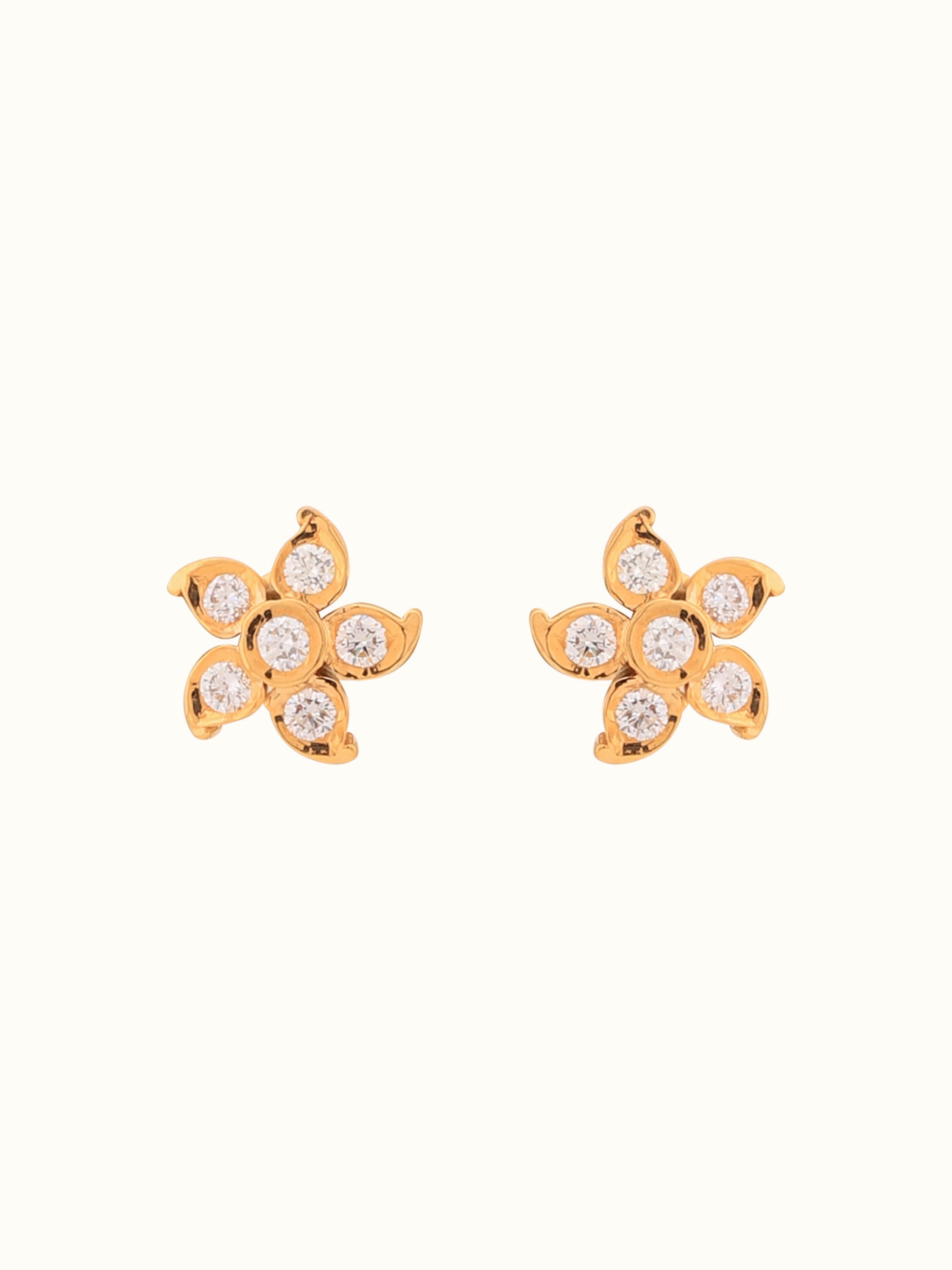 Close-setting 22 Karat Gold Studs