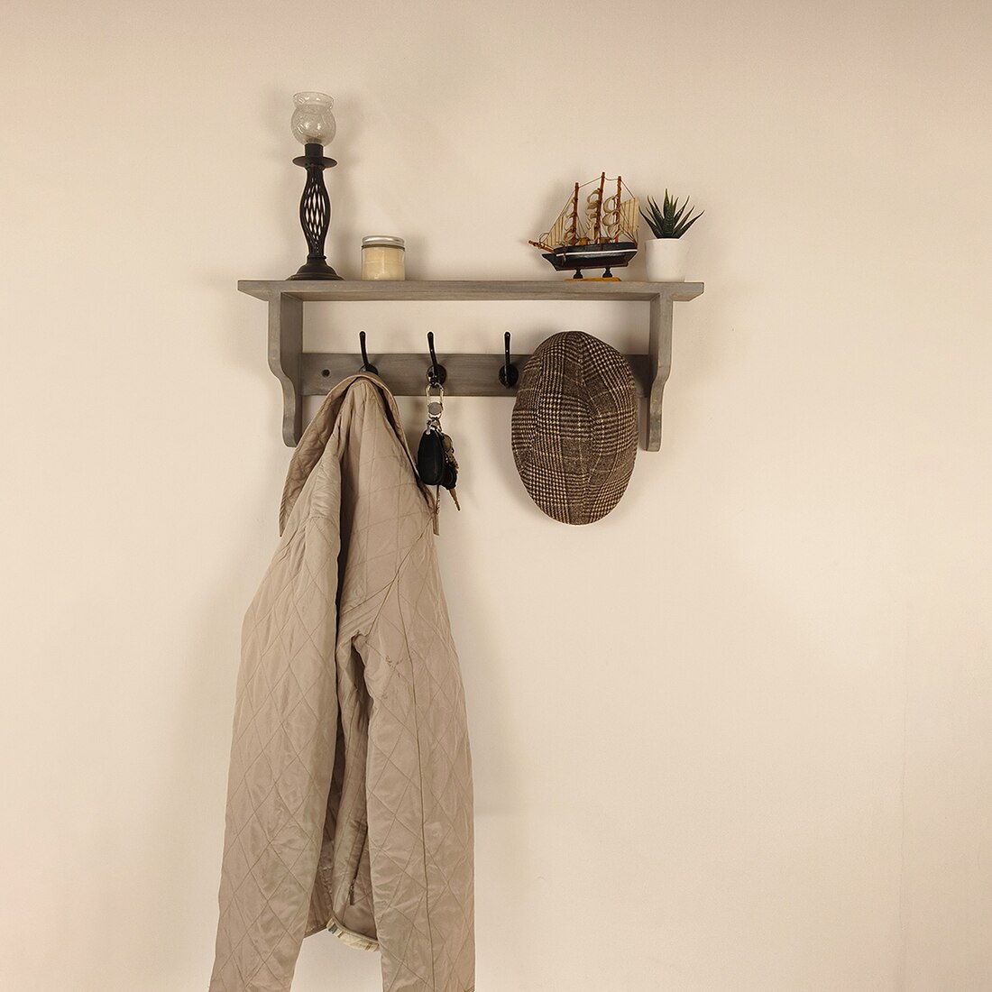 Brentwood Wooden Wall Shelf Organiser With Key Holders