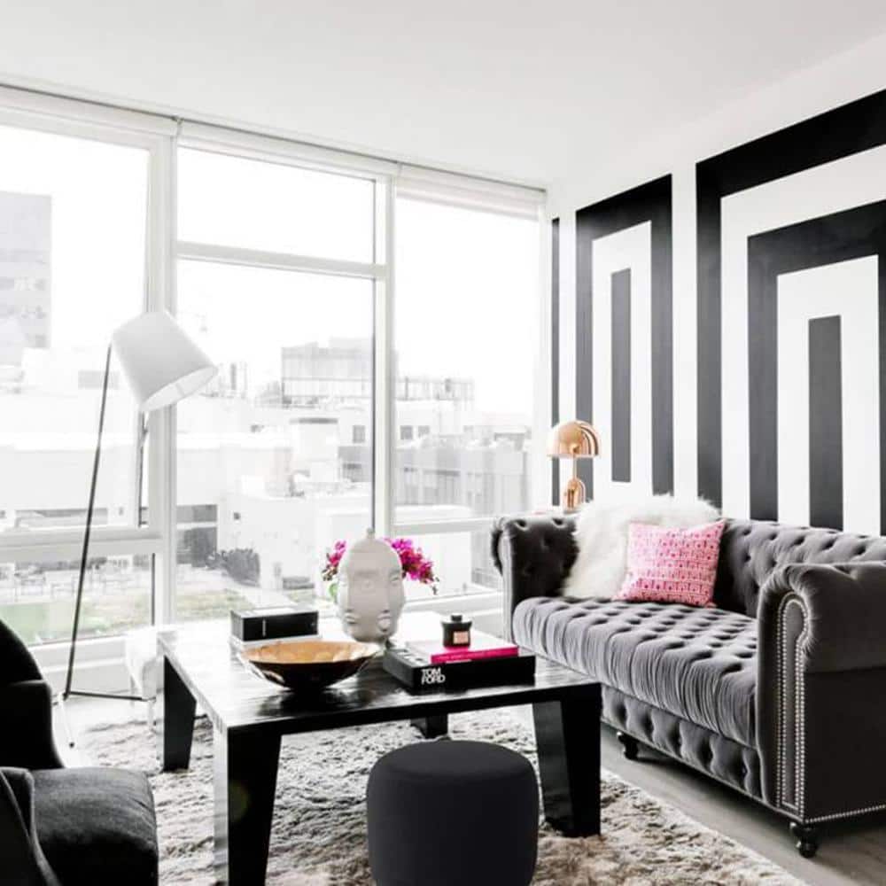 Serie O Pouffe in Black Colour