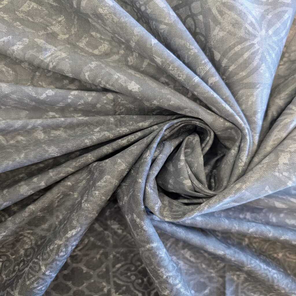 Grey & White Abstract 400 TC Cotton Flat Super King Size Bedsheet With 2 Pilllow Covers