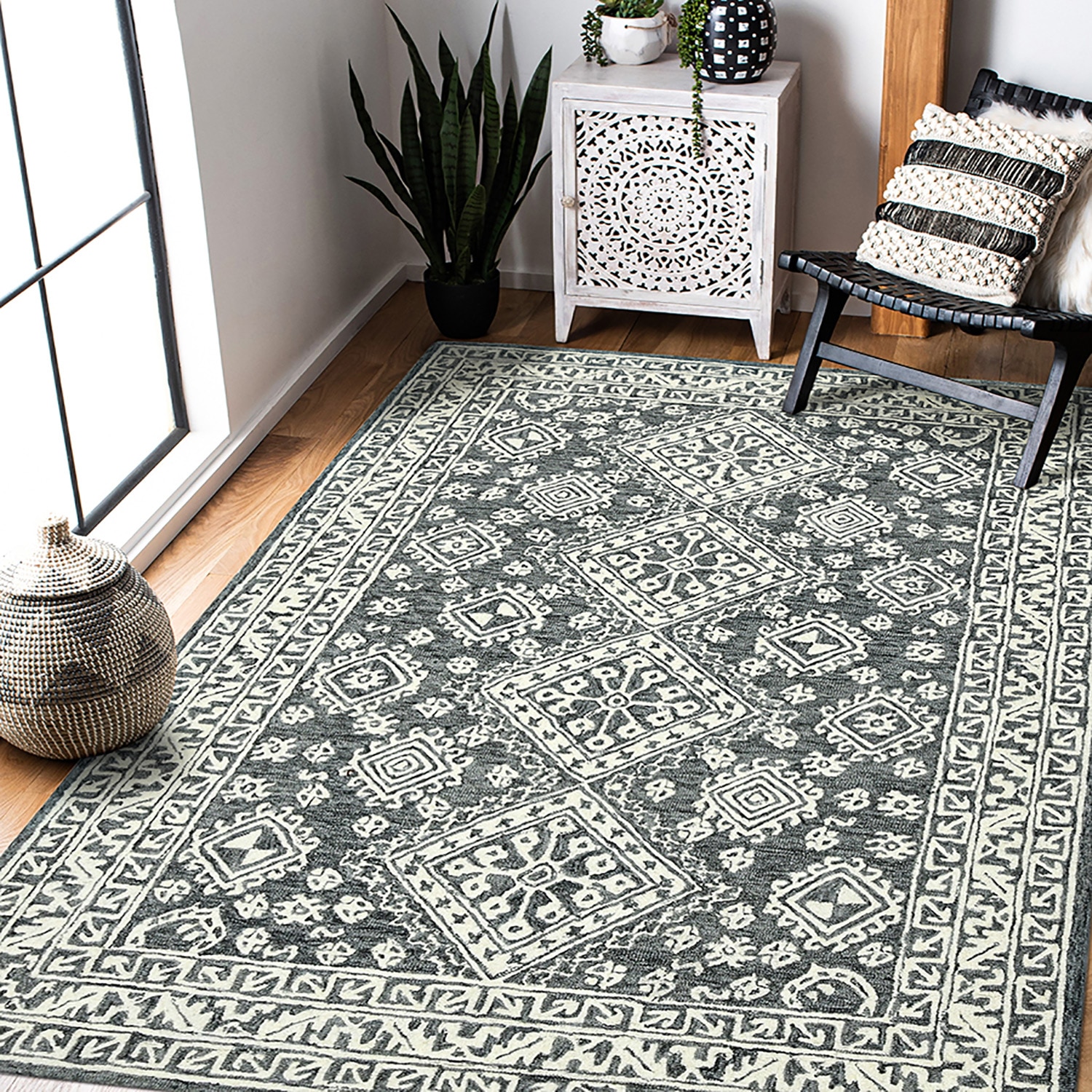 Kaylie Slate Gray Geometric Hand-Tufted Wool 7.5X5 Feet Carpet - Saraswati Global