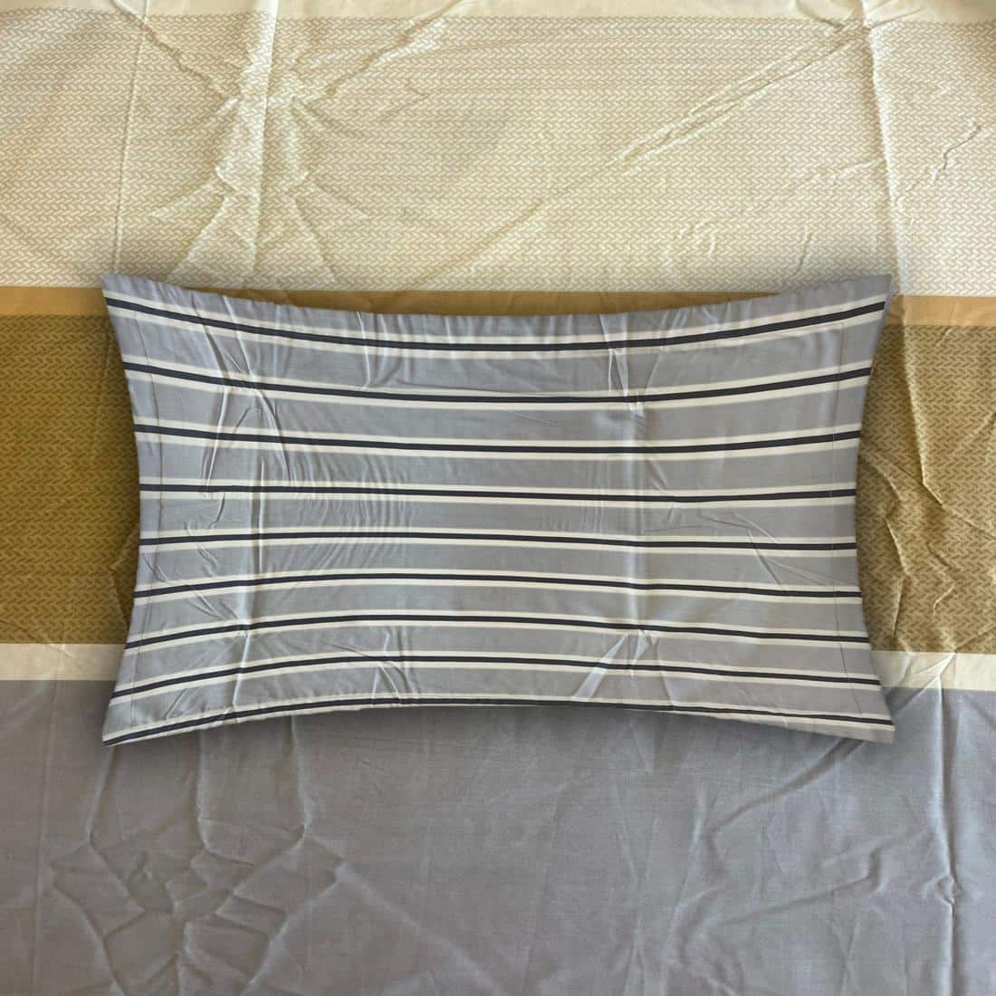 Threads Silky Touch Premium Super King Size Flat Bedsheet 275 x 275 cms