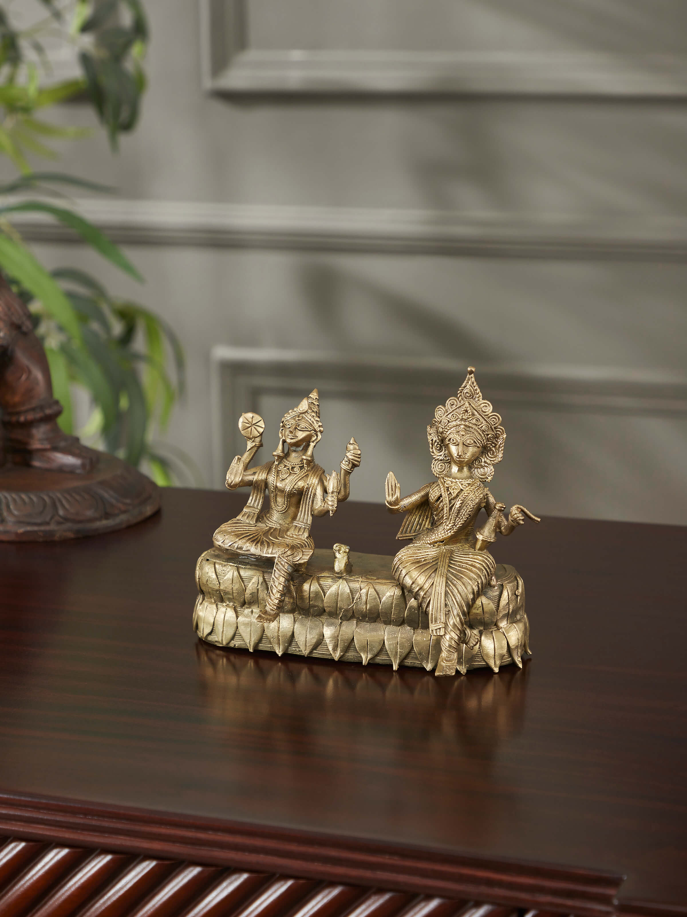 Handcrafted Dhokra brass Shiva Parvati statue – side view