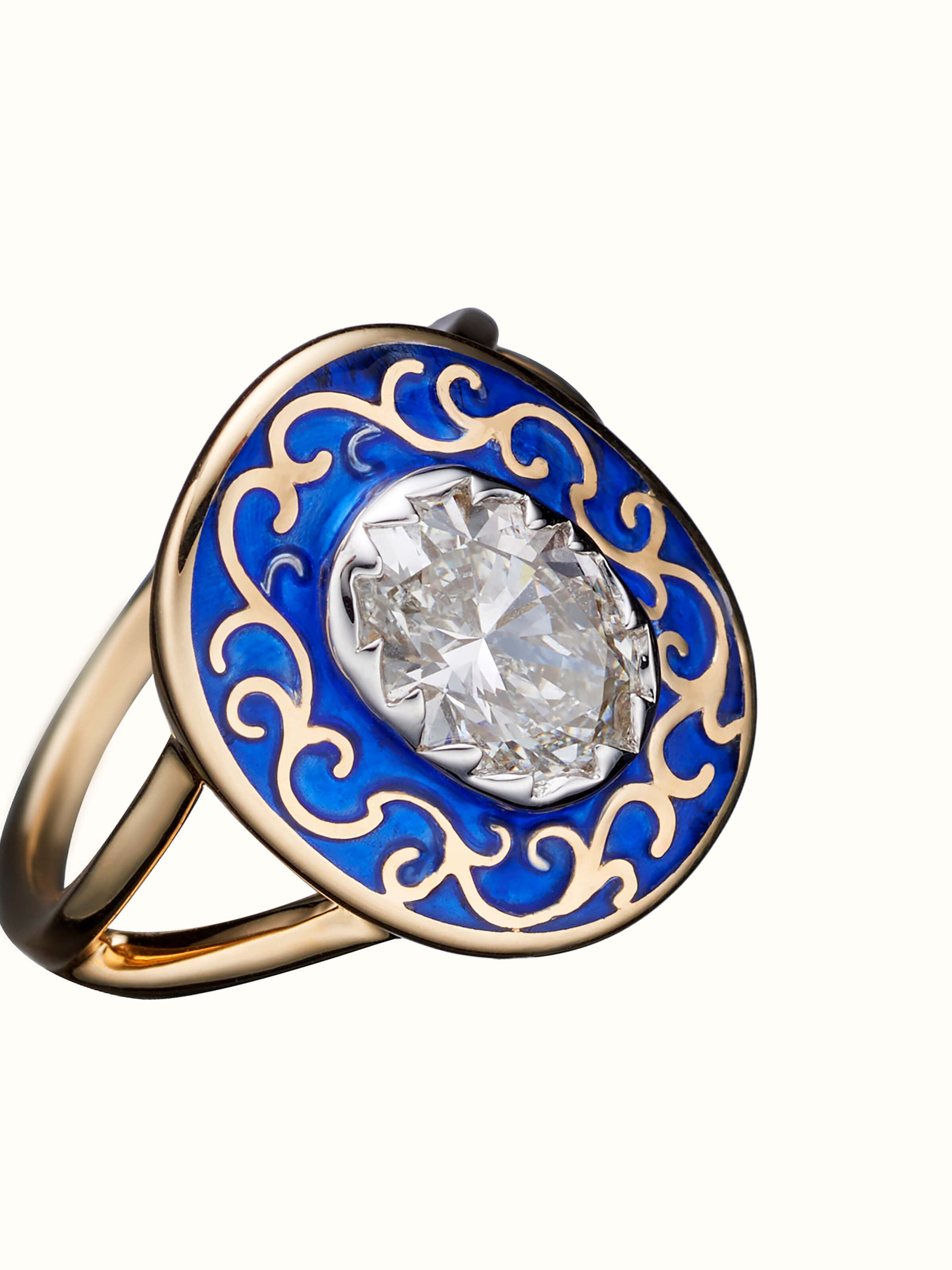 angled view of jadau 14 karat gold ring
