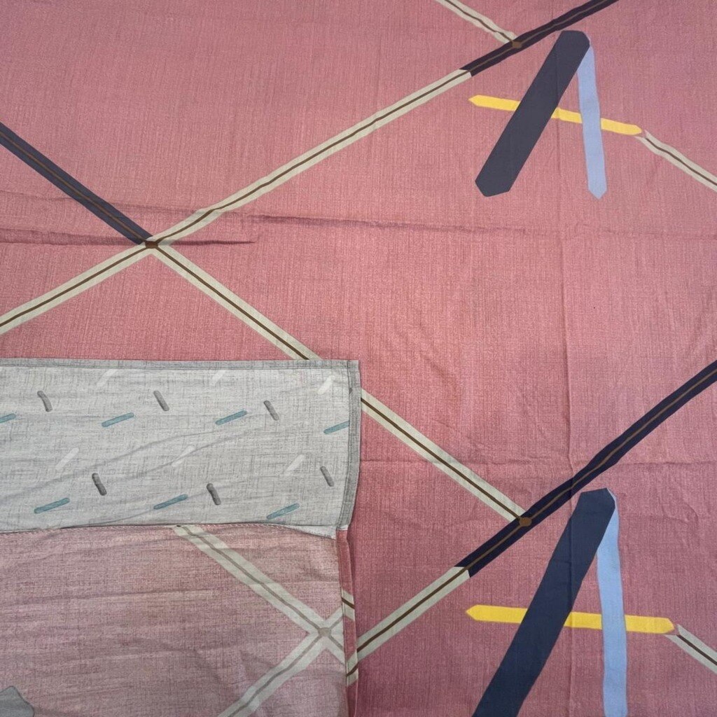 Pink Shade Geometric 400 TC Cotton Flat Super King Size Bedsheet With 2 Pilllow Covers