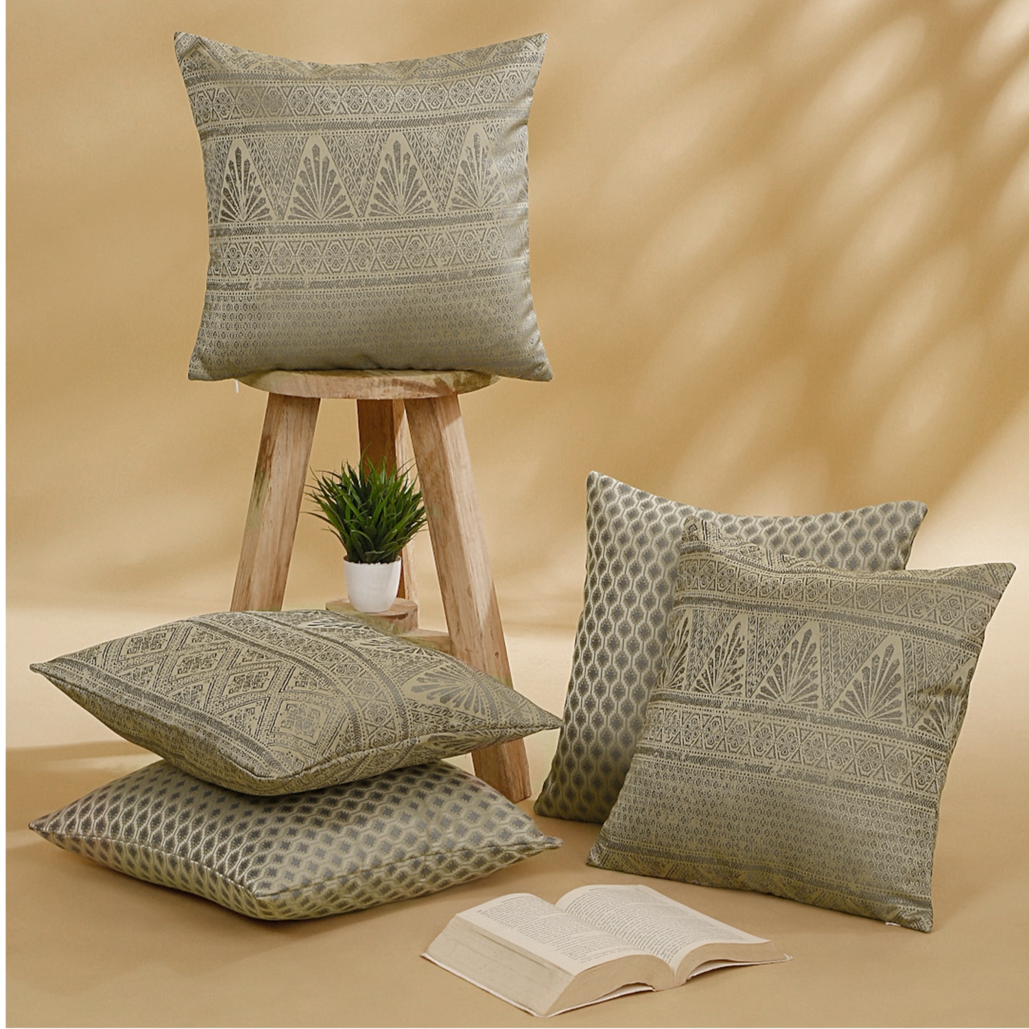 Set Of 5 Jacquard Square Cushion Covers - Rosarahome