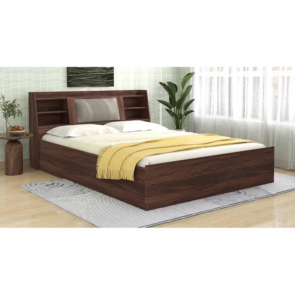 Lavish Center Queen Bed Design 5