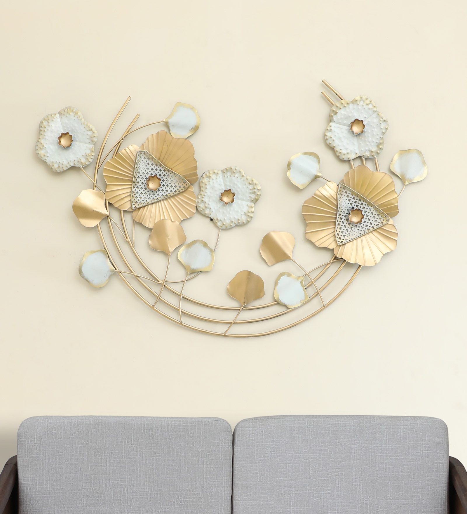 W-Vera Abstract Metal Wall Decor in Multicolor Set of 1 - Vedas Exports
