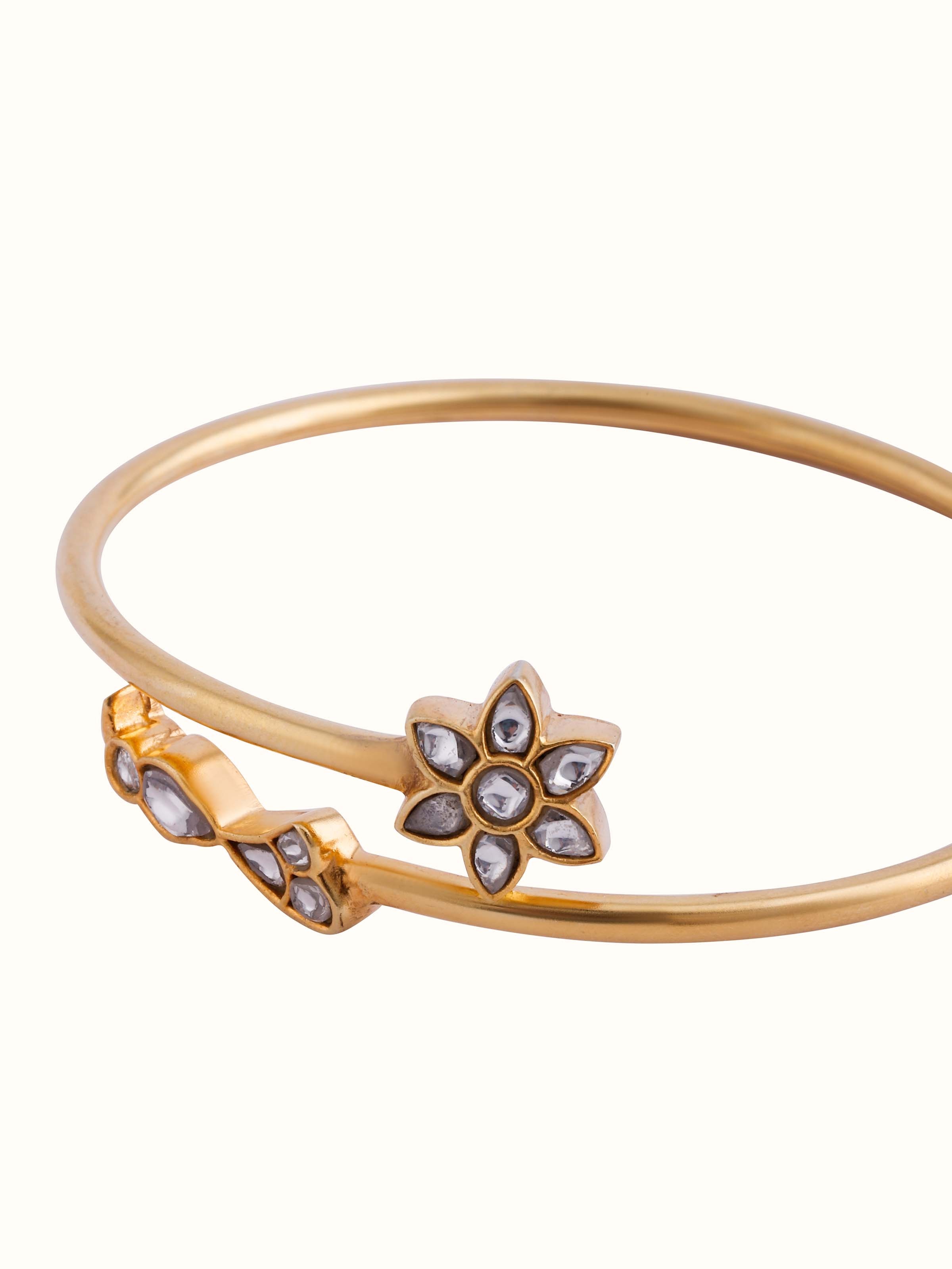 Profile view displaying bracelet’s flexibility and detailed smithing work