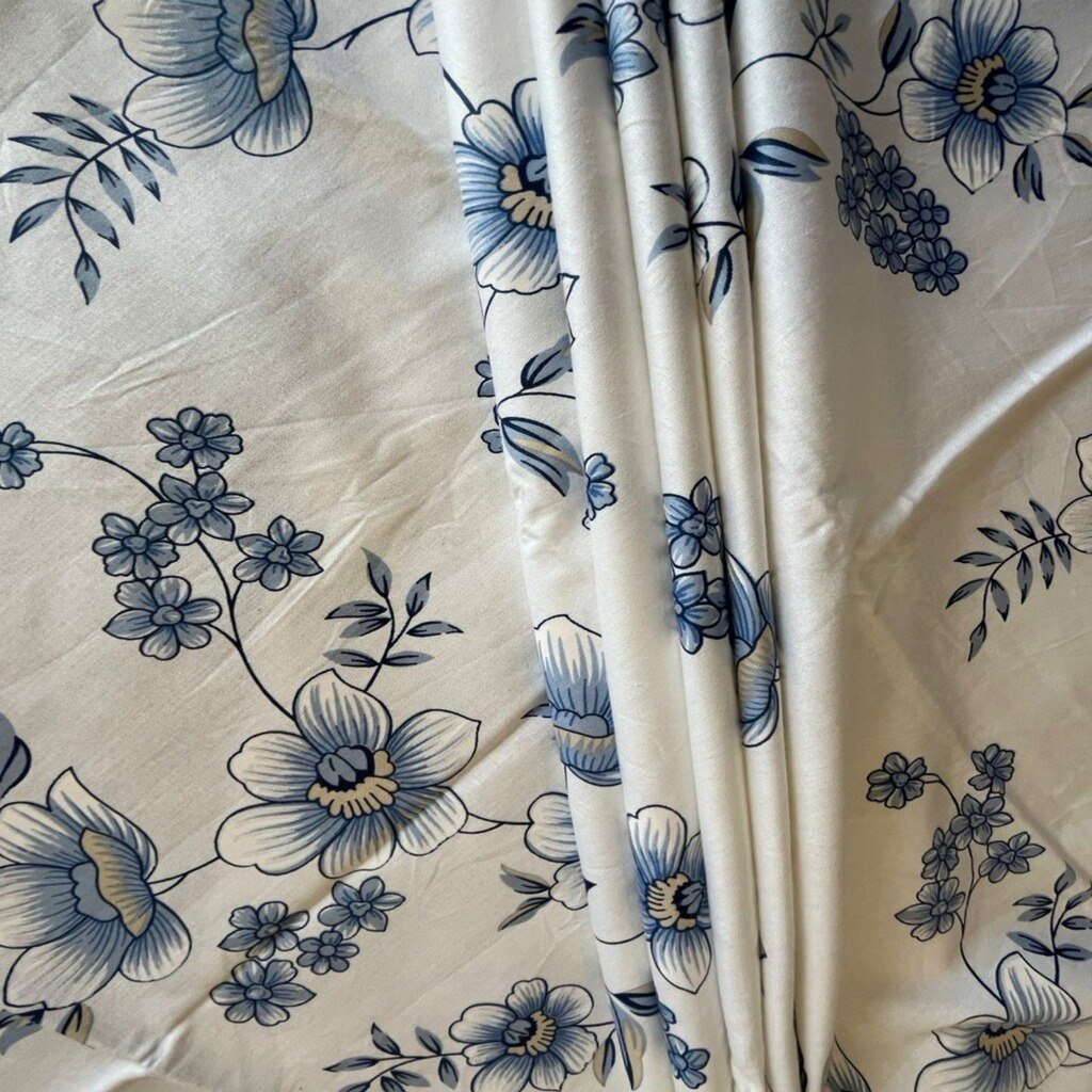 White Floral 400 TC Cotton Flat Queen Size Bedsheet With 2 Pillow Covers  Threads