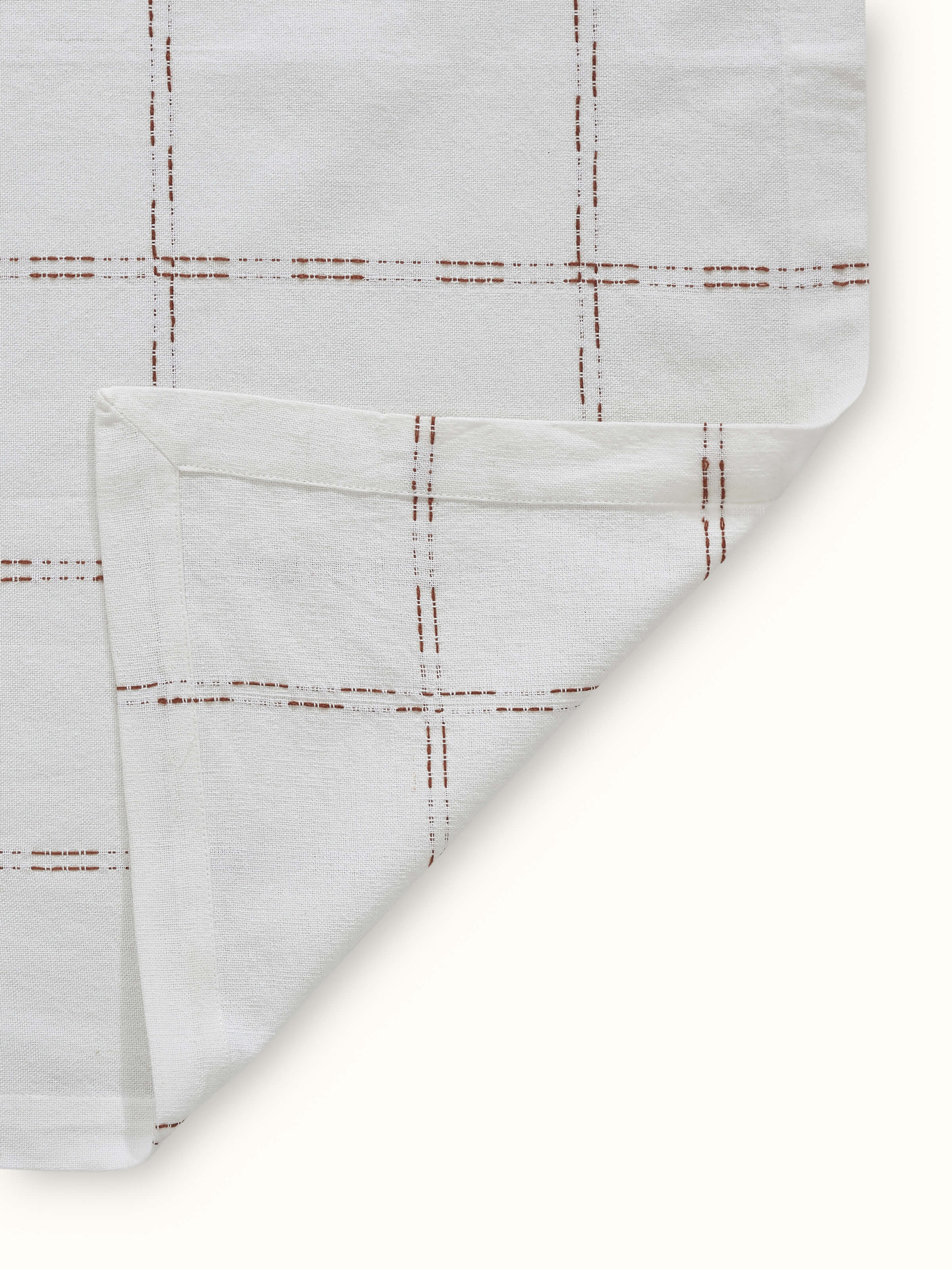 Back view displaying the underside texture and finishing of the handloom table cover