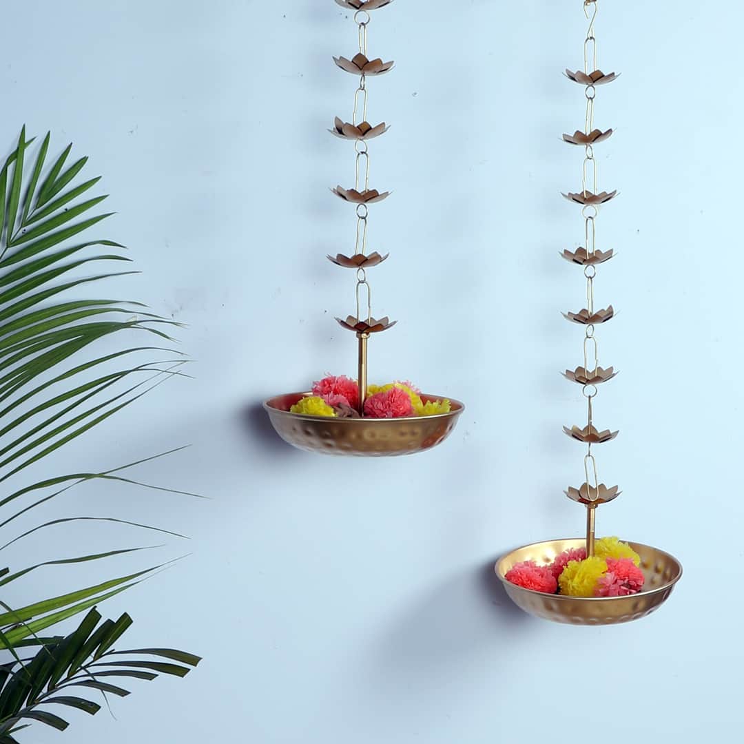 Hanging Flower Urli With Stand Set In Gold Colour