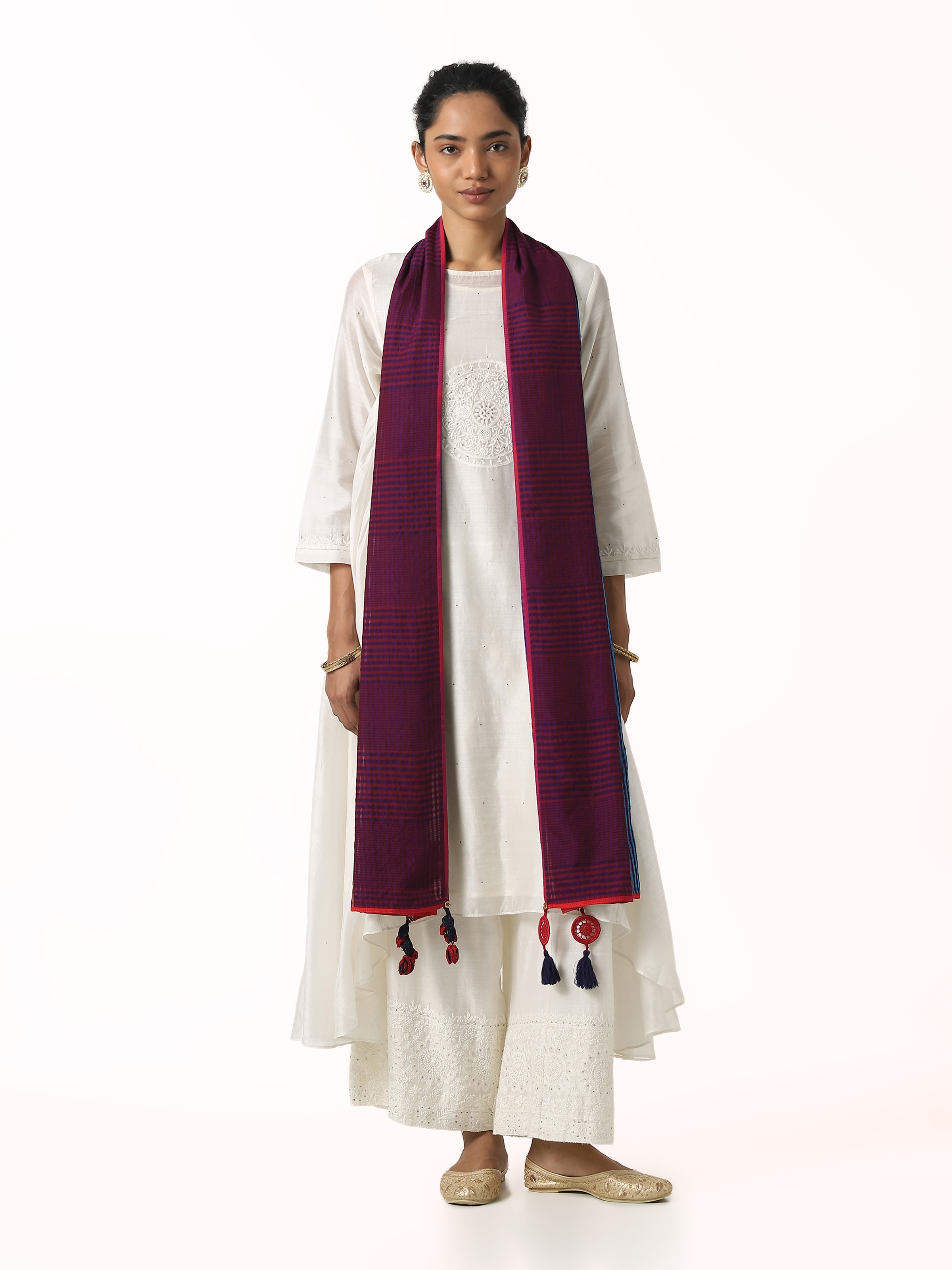 Front view of cotton silk Bengal handloom stole showcasing woven texture and elegant finish