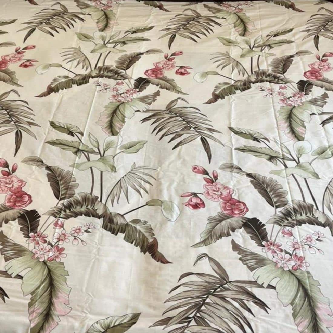 Threads Silky Touch Camri Series Premium Super King Size Flat Bedsheet 275 x 275 cms