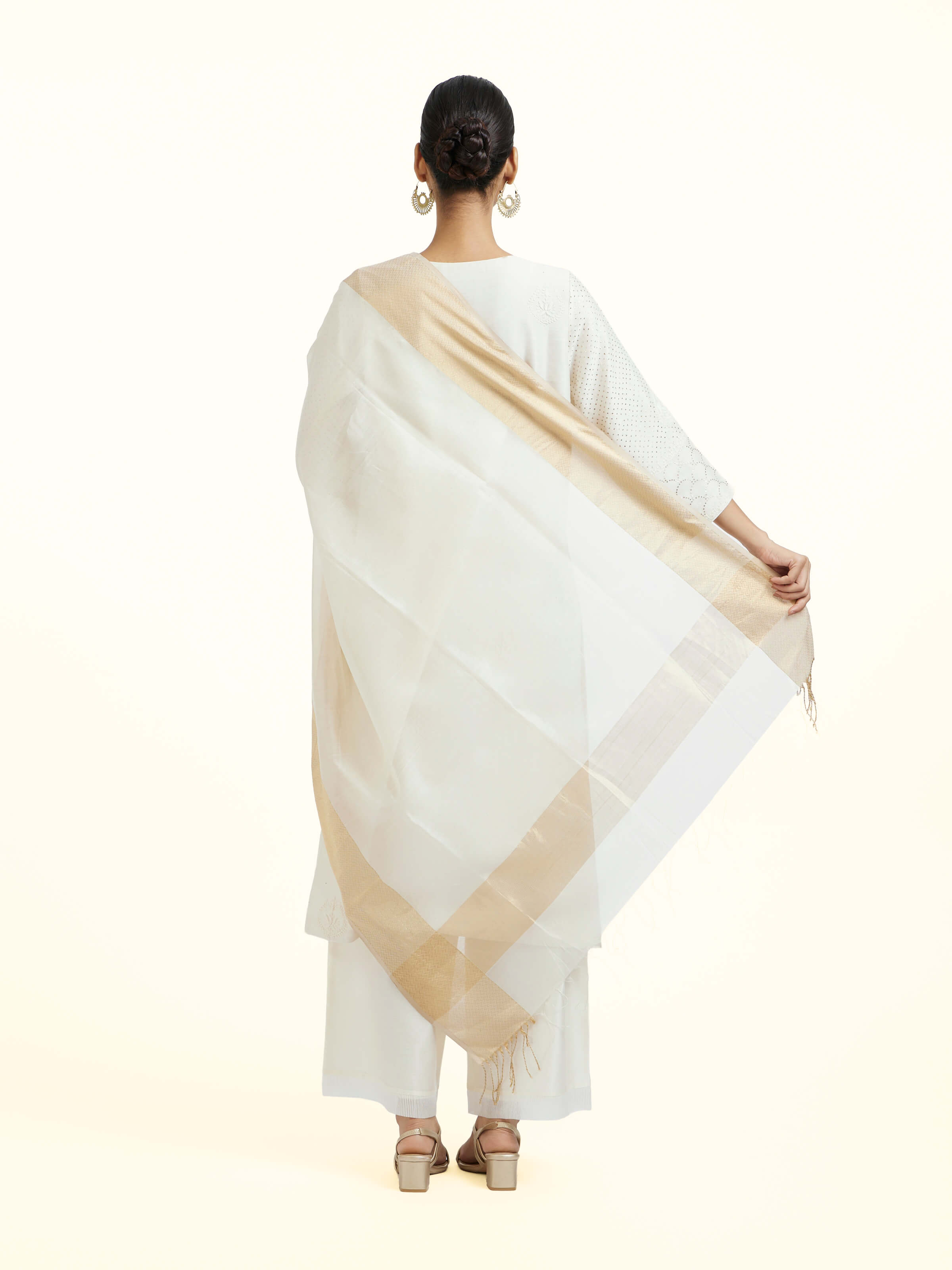 Off-white Cotton Silk Maheshwari Zari Border Dupatta