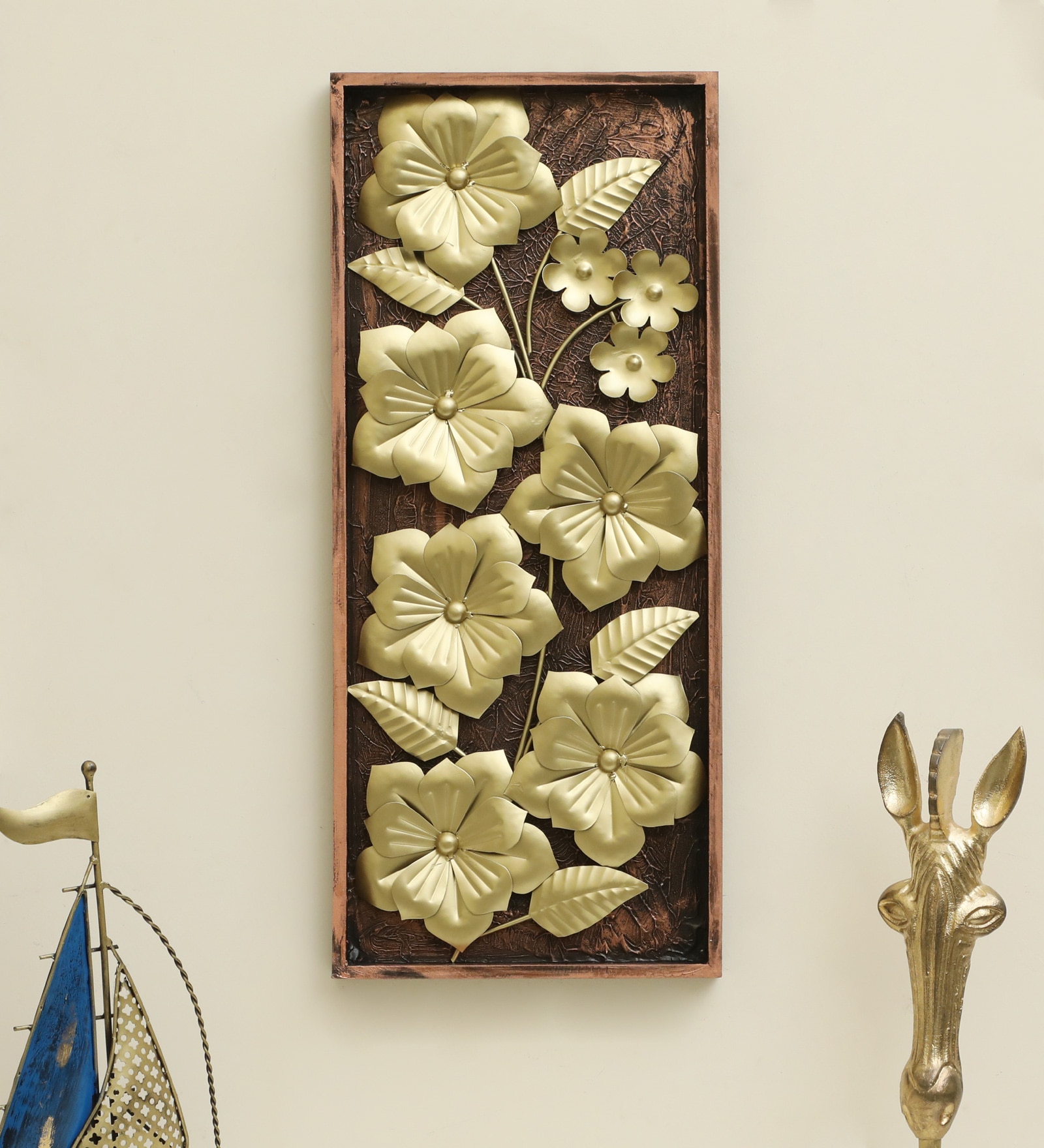 W-Jonas Abstract Metal Wall Decor in Gold Set of 1 - Vedas Exports