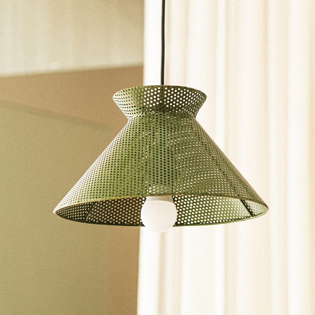 Jules Handcrafted Hanging Lamp Green