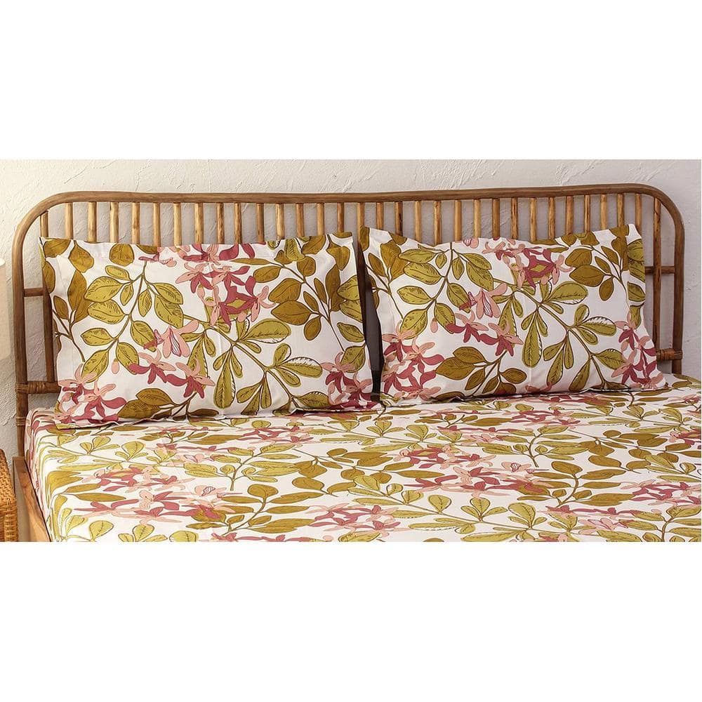 Melody Multicolor Abstract 180 TC Fabric King Size Bedsheet With count of 2 Pillow Covers