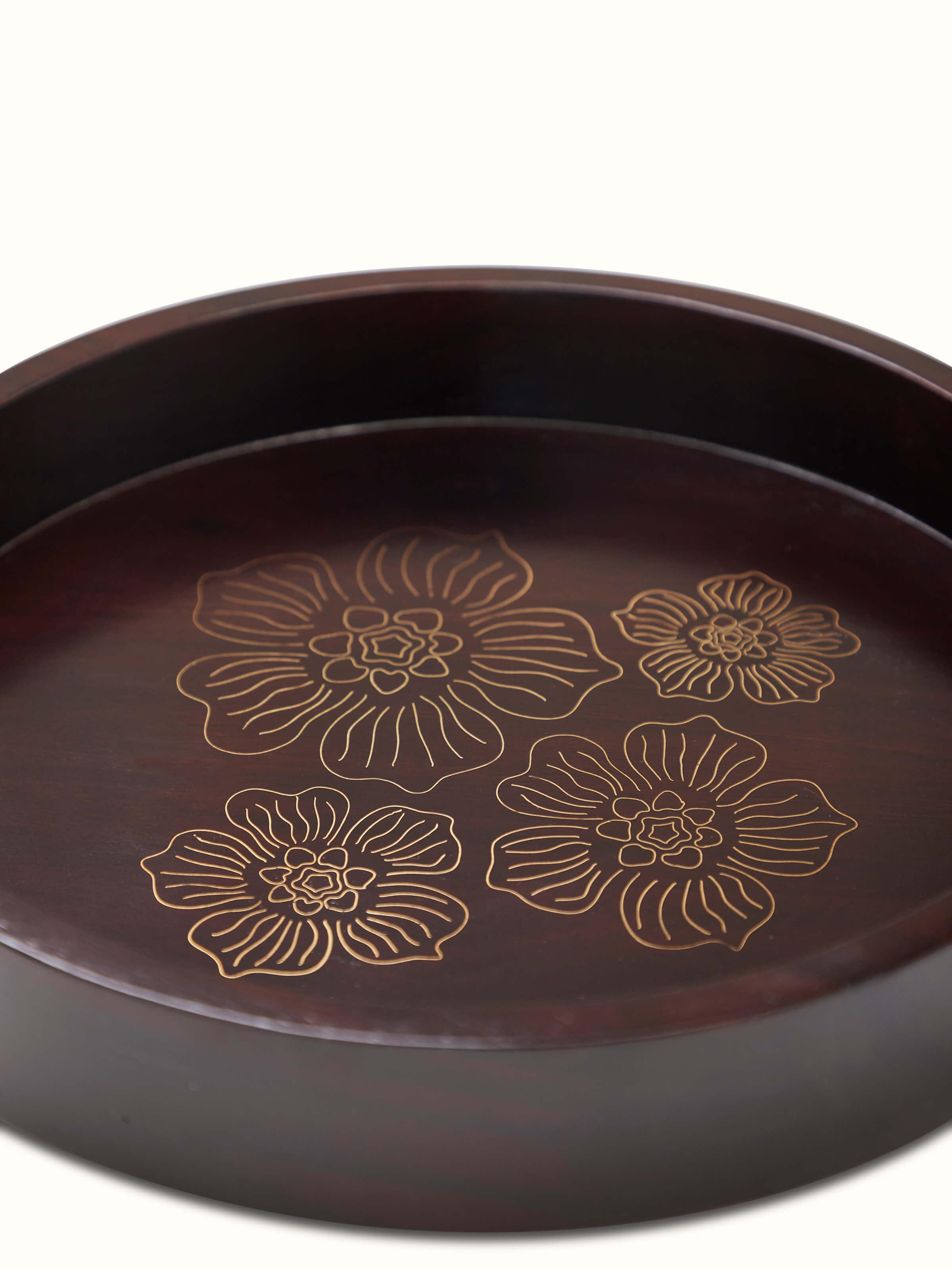 Detailed view of Tarkashi sheesham wood & brass tray, focusing on the refined brass inlay and wood finish.
