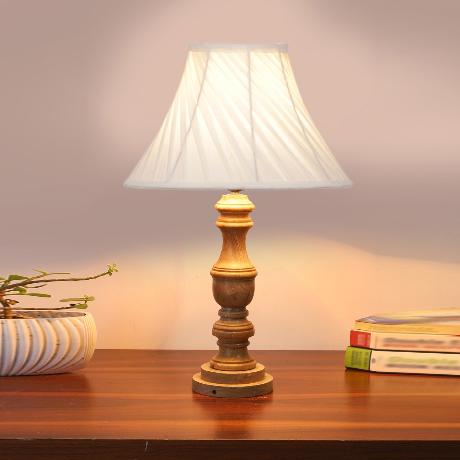 ハンドメイドlamp Devansh Off-White Cotton Vintage Cross Pleated Lamp With Wood Base