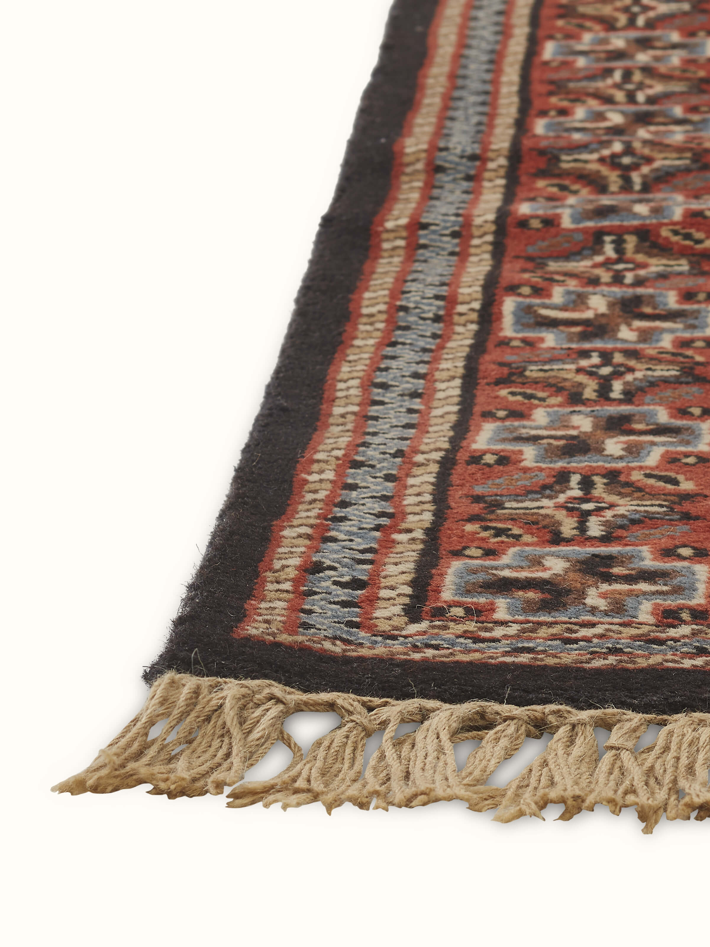 Persian Shiraz Gwalior Wool Hand-Knotted Rug (4x6 ft) showing the rug’s elegance and craftsmanship.