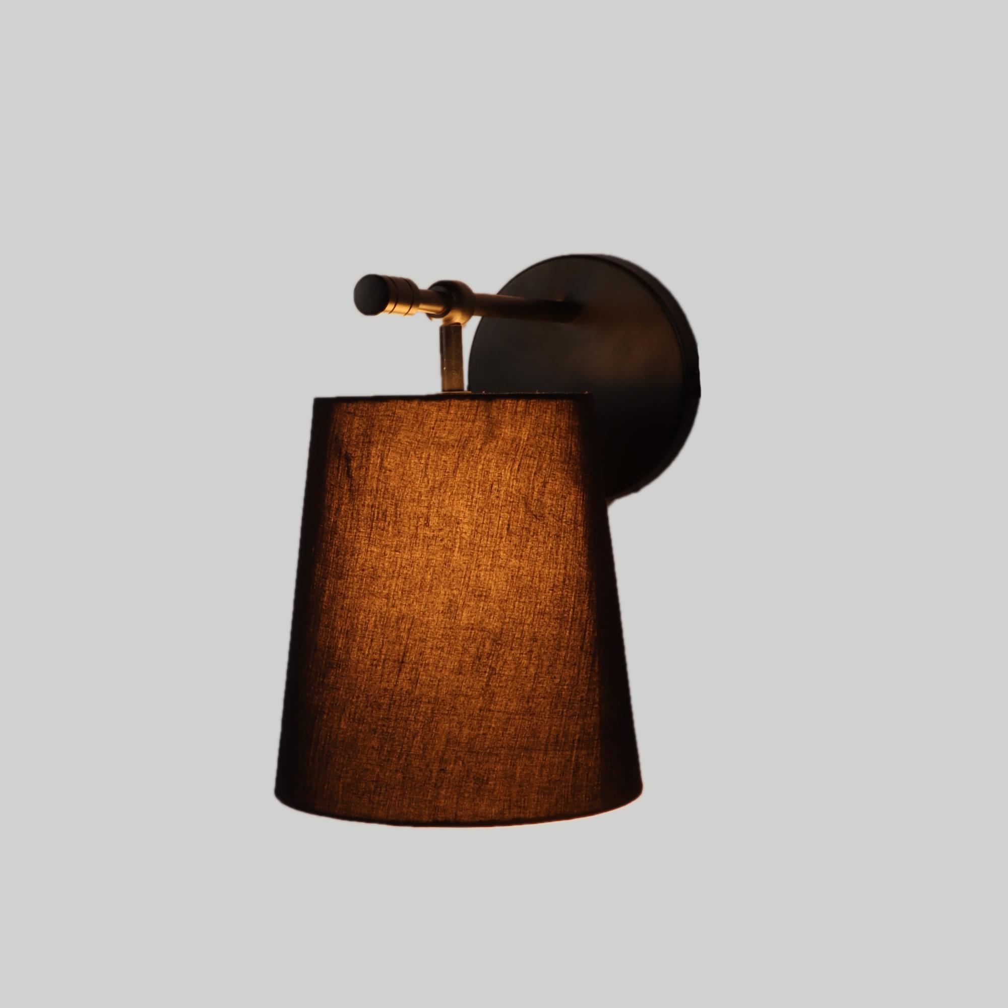 Sphynx Wall Lamp, Black