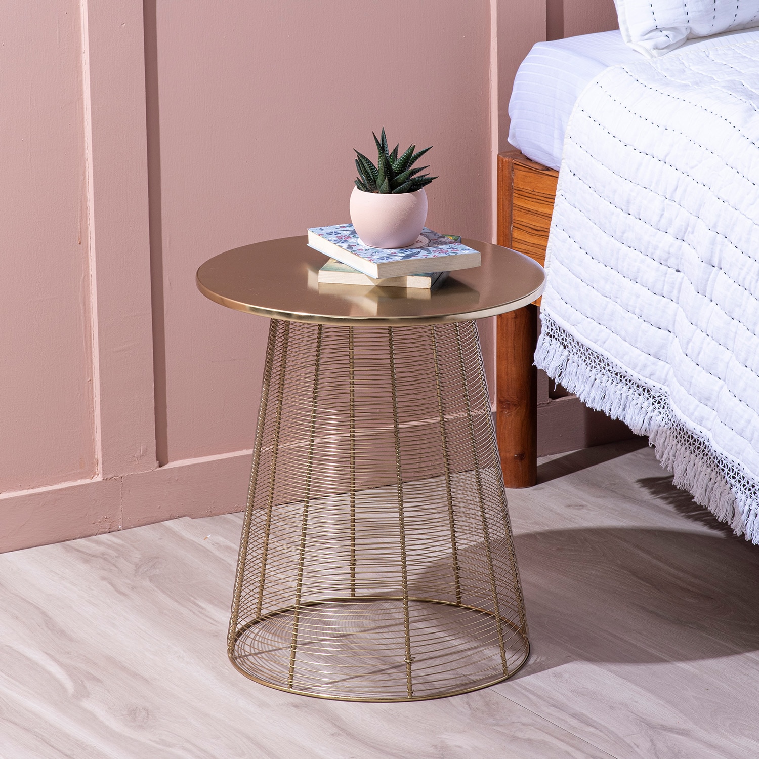 Premium Metal Mesh Side Table - Nestroots