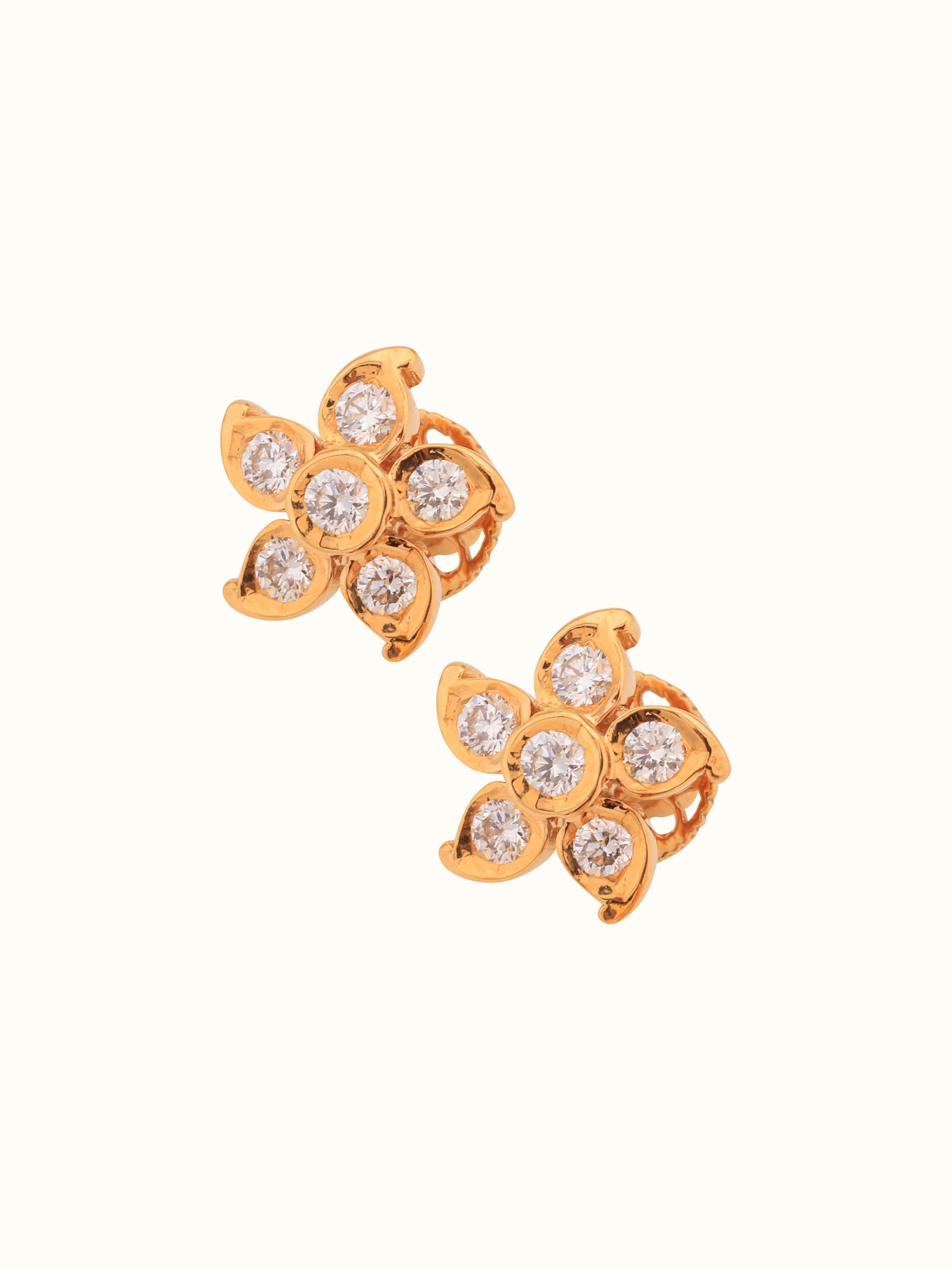 Close-setting 22 Karat Gold Studs