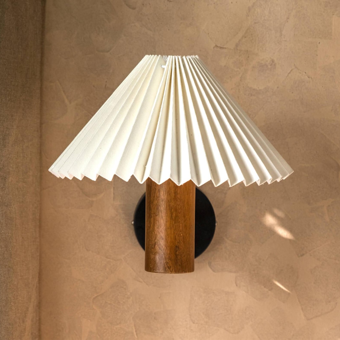 Fanny Handcrafted Wall Lamp