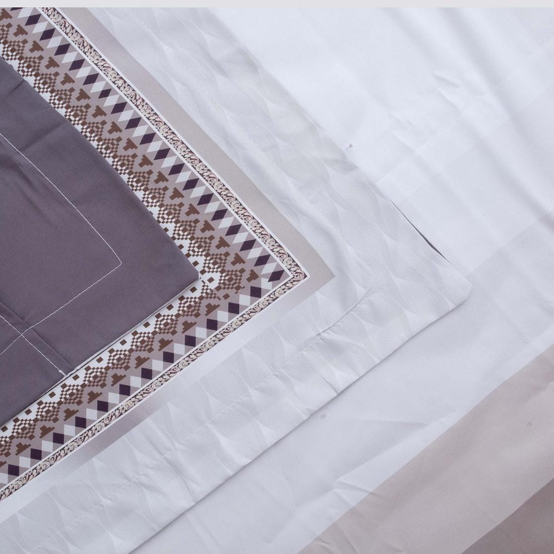 High Quality Cotton mix Double bed Fitted Bedsheets 275cmsx 275 cms ( Pillows 46 x 49 cms)