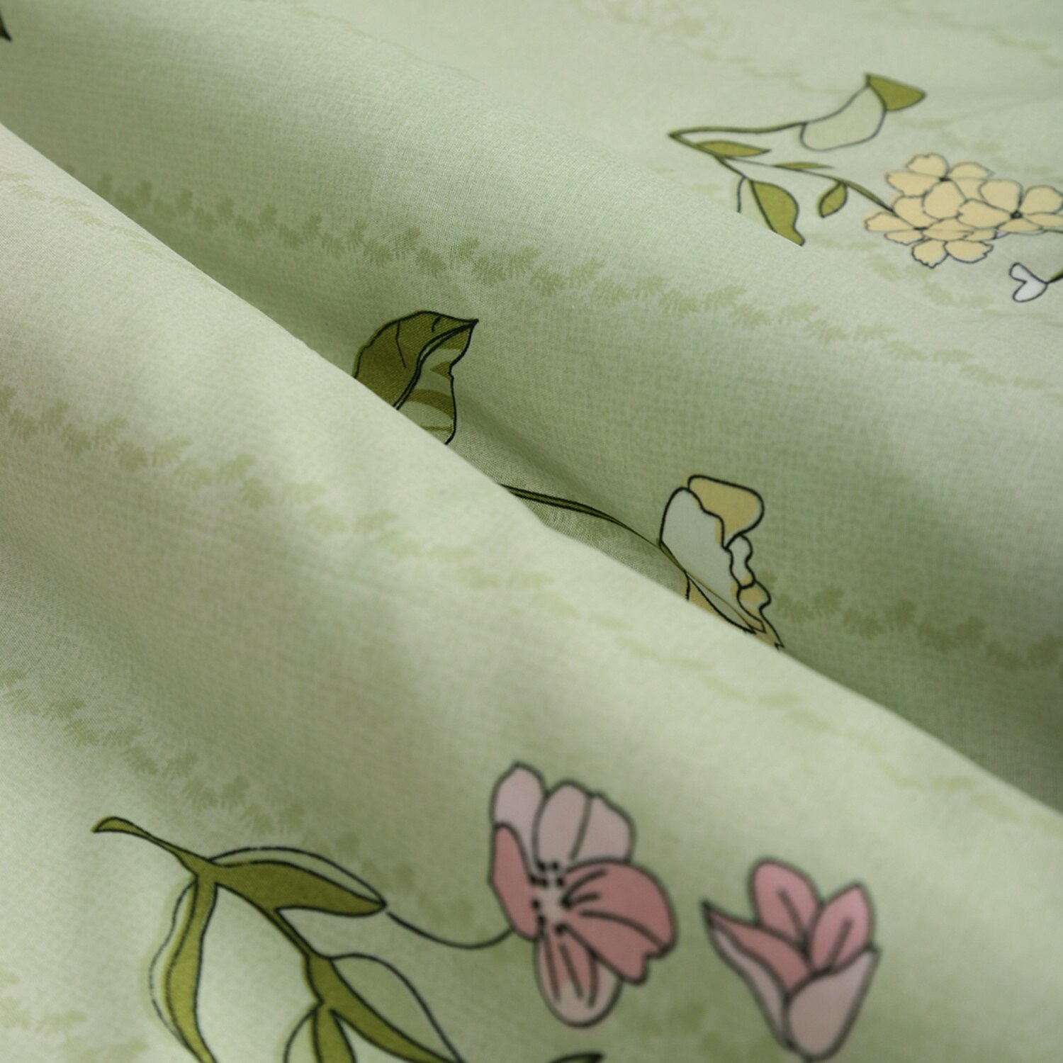 Light Green Floral 180 TC Flat 1 Queen  Bedsheet with 2 Pillow Covers