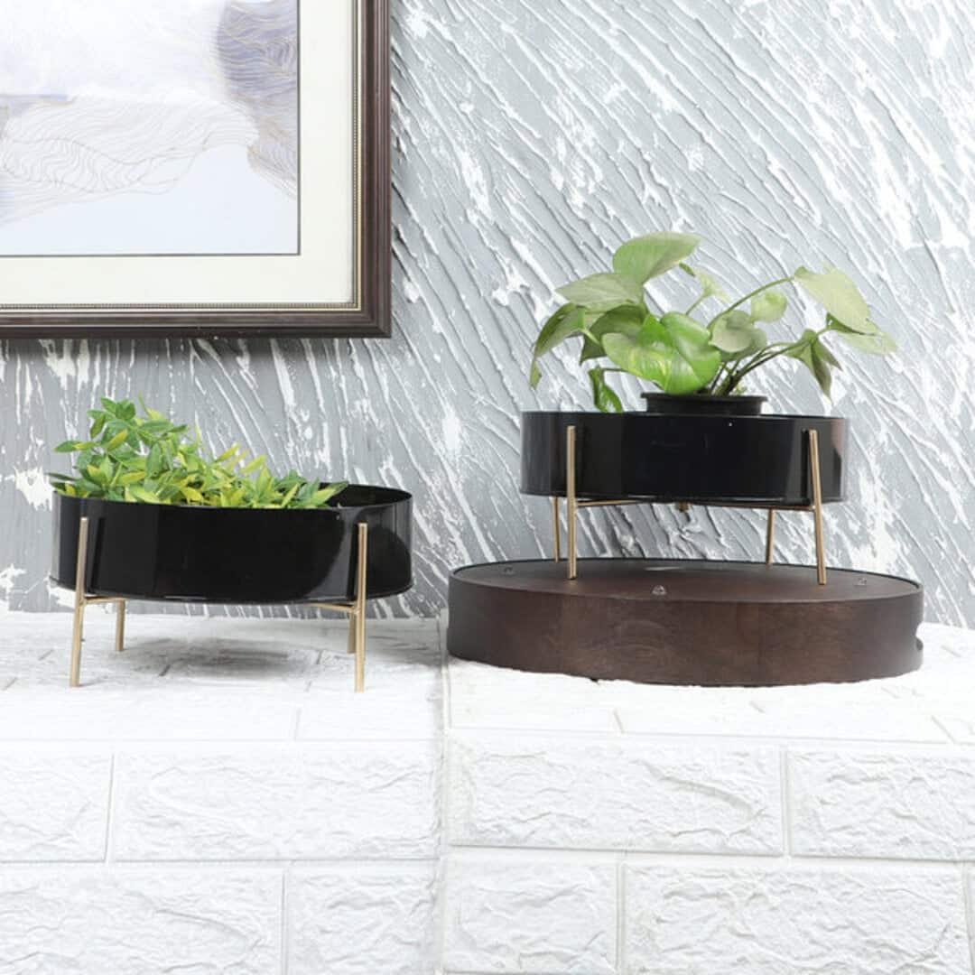 Metal Planter With Stand Set Of 2 In Black And Gold Colour