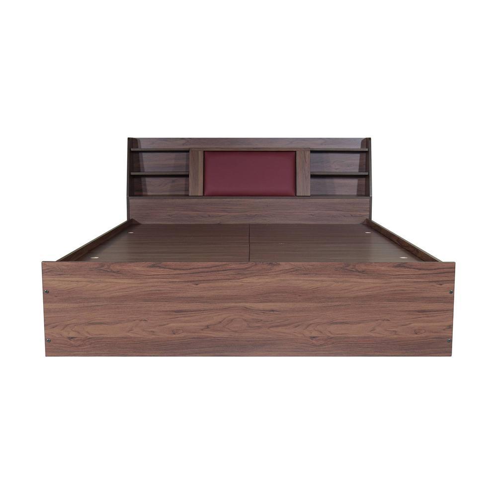 Lavish Center Queen Bed Design 3
