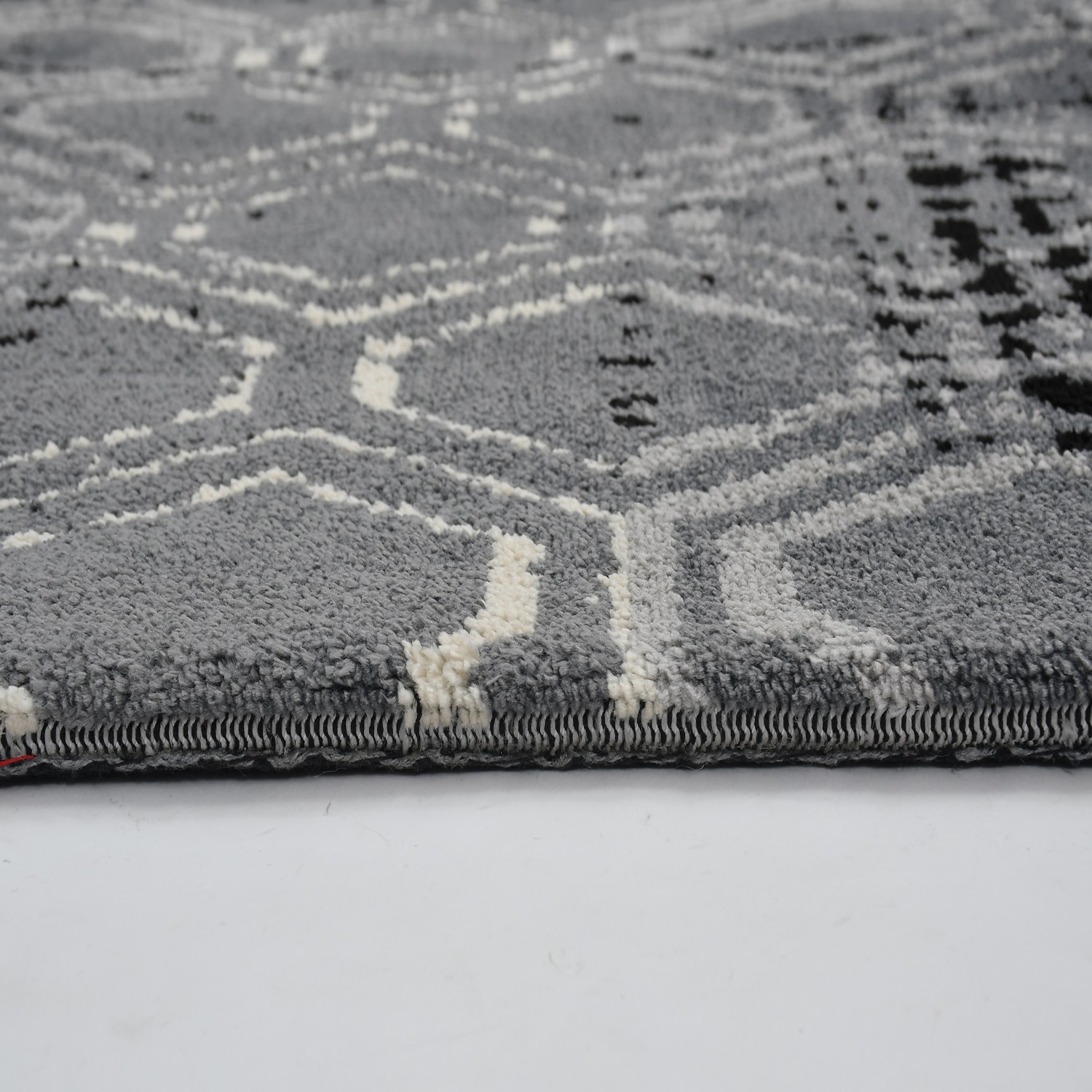 Multicolor Geometric Machine Made Polyester 6 X 9 Feet Carpet