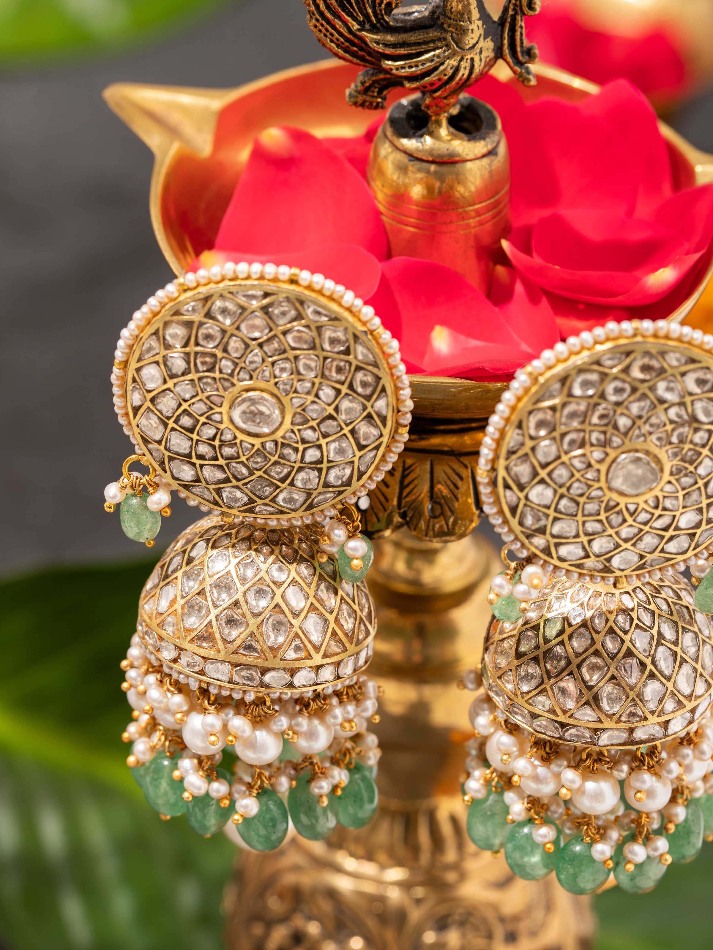 Thappa 18 Karat Gold Jhumkas
