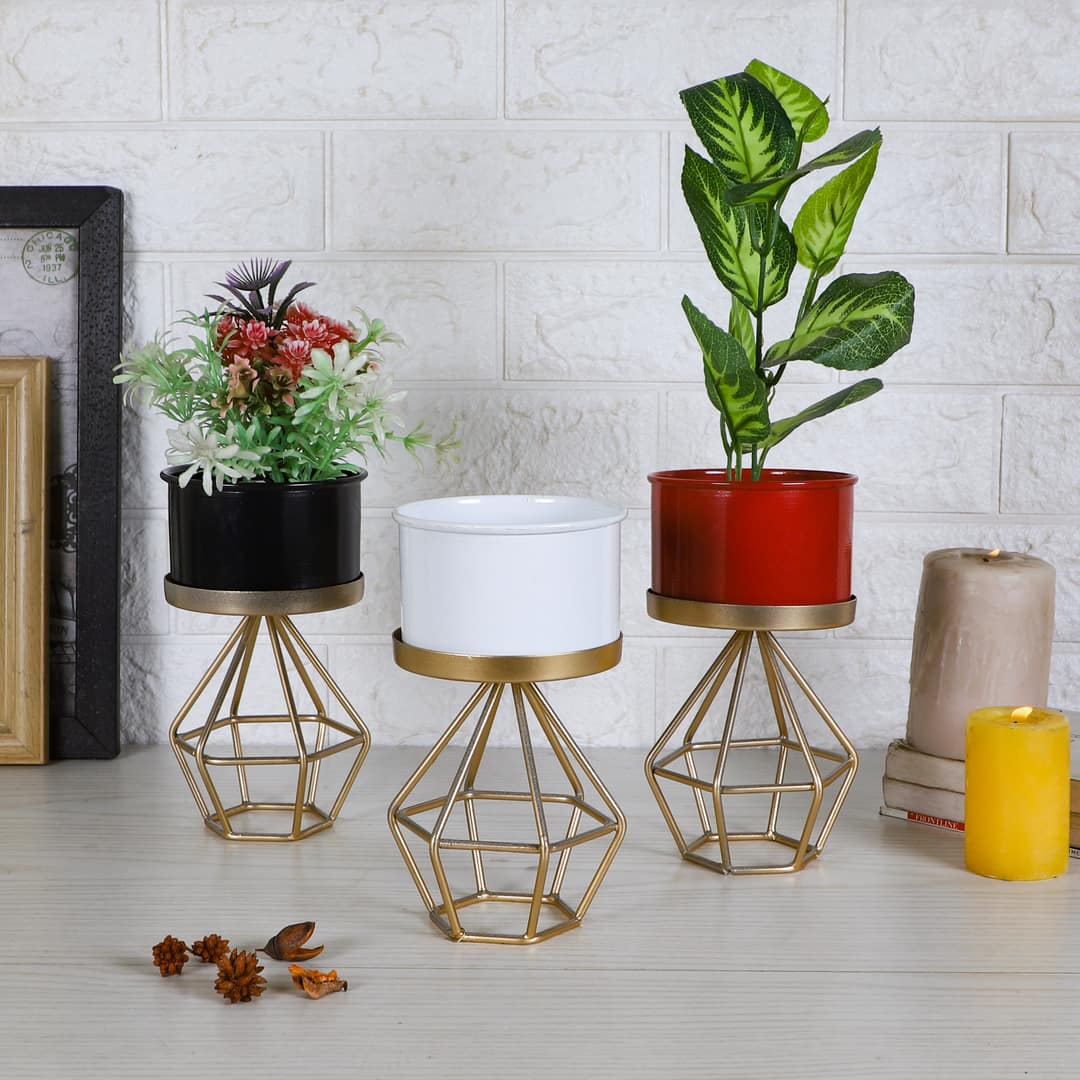 Diamond Metal Planter Set Of 3 In Multicolor Colour