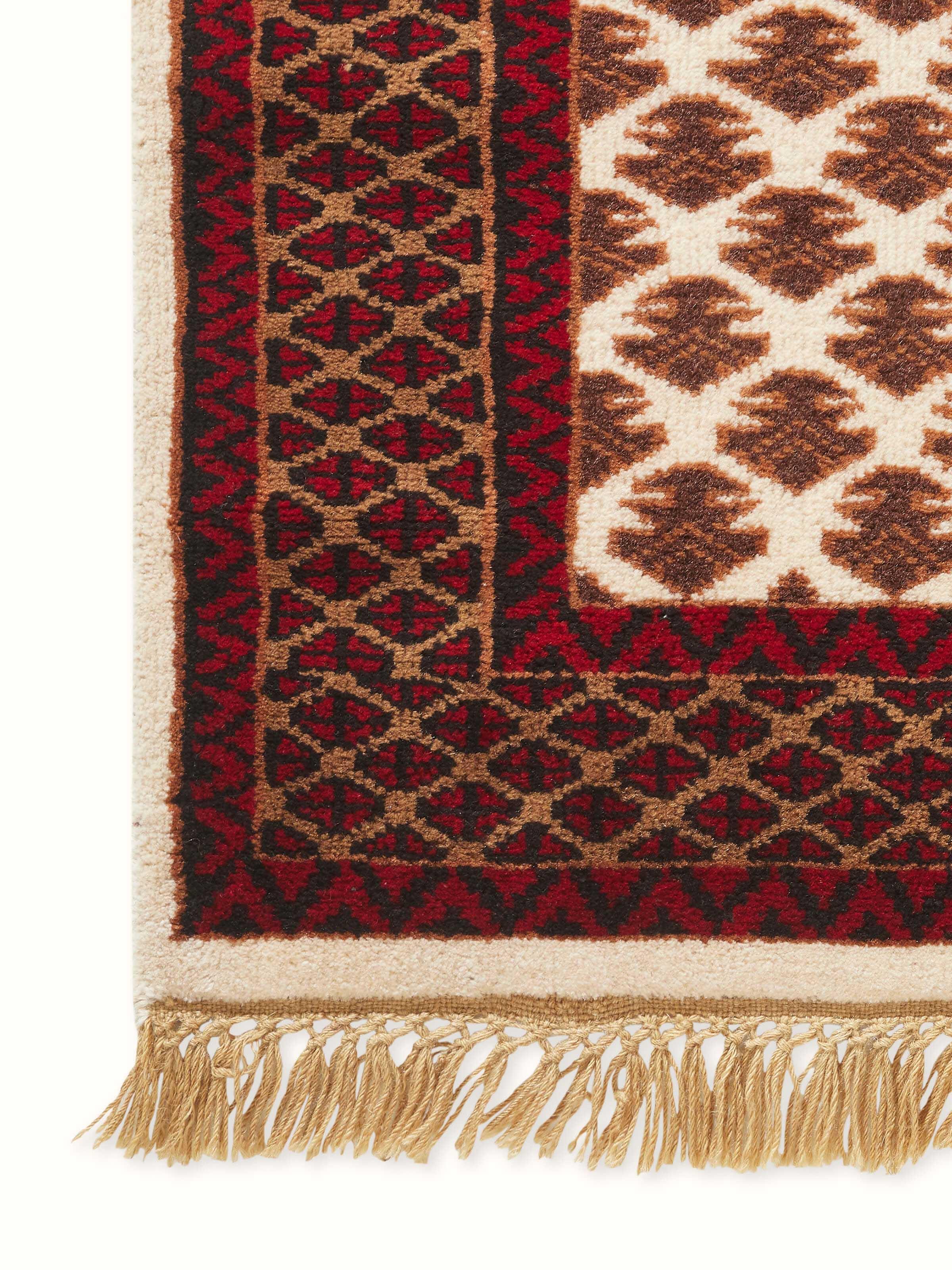 Traditional Lichi Beige Gwalior Wool Hand-Knotted Carpet